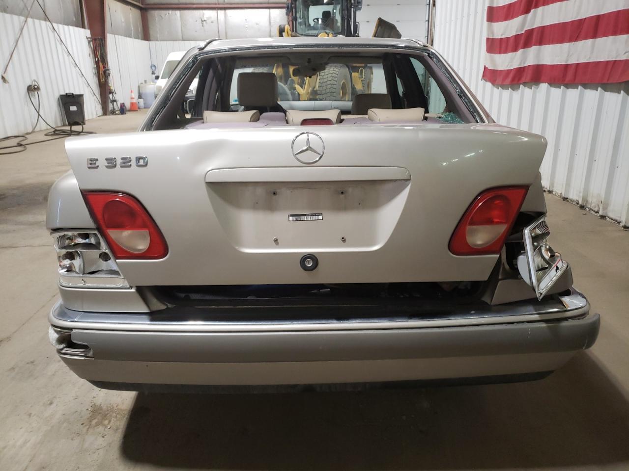 1996 Mercedes-benz E 320 Gold vin: WDBJF55F6TJ002734