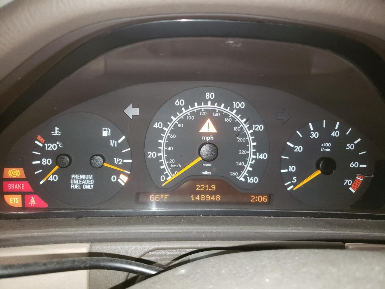 1996 Mercedes-benz E 320 Gold vin: WDBJF55F6TJ002734