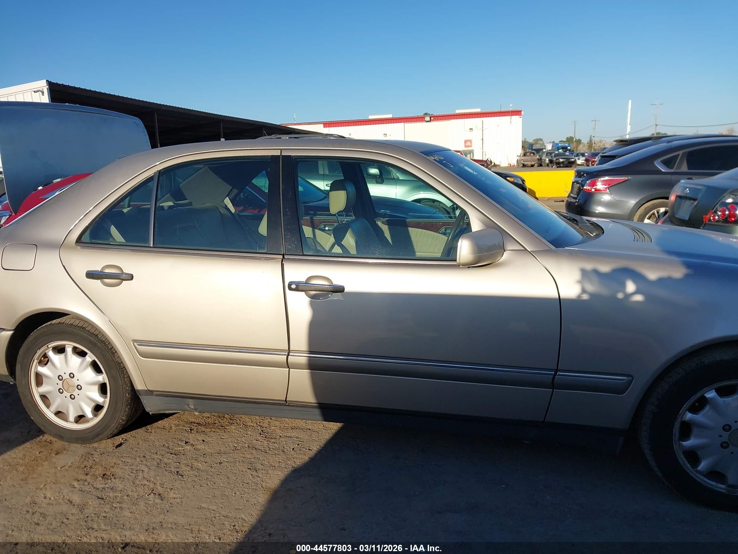 1997 Mercedes-benz E 320   Gold vin: WDBJF55F6VA423341