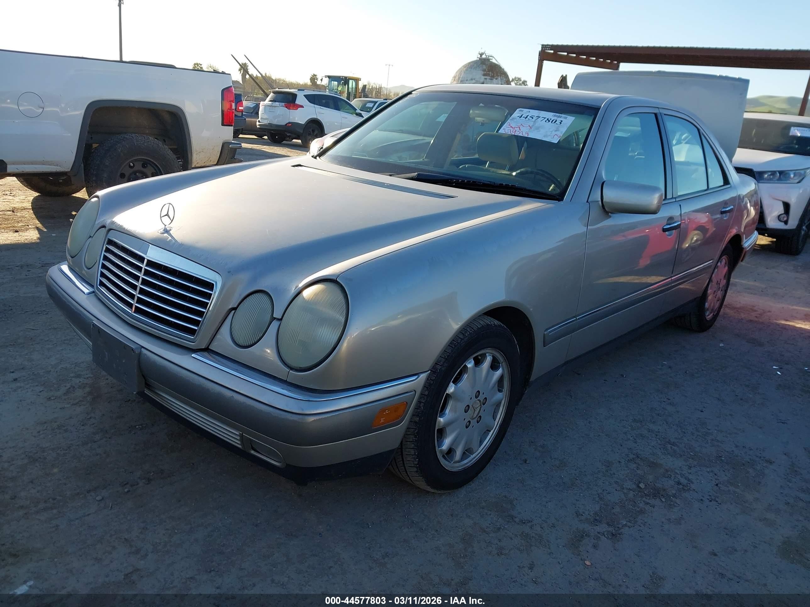 1997 Mercedes-benz E 320   Gold vin: WDBJF55F6VA423341