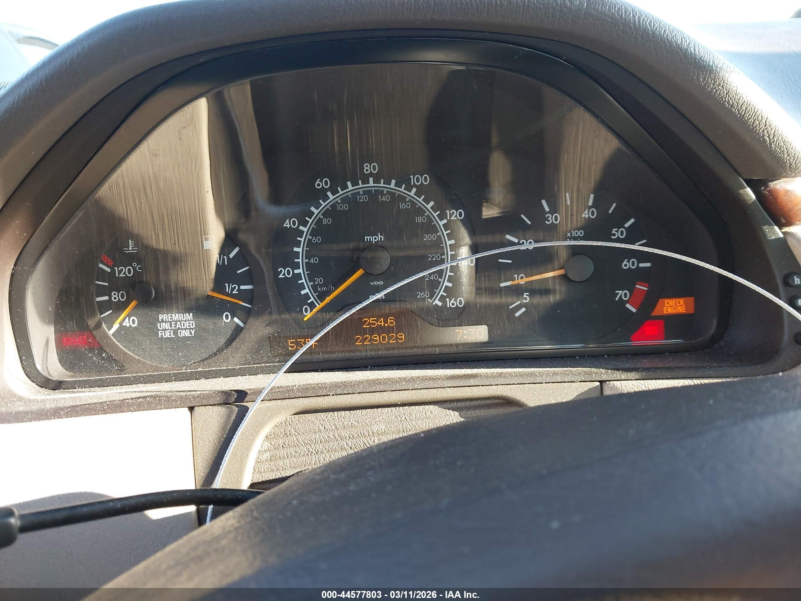 1997 Mercedes-benz E 320   Gold vin: WDBJF55F6VA423341