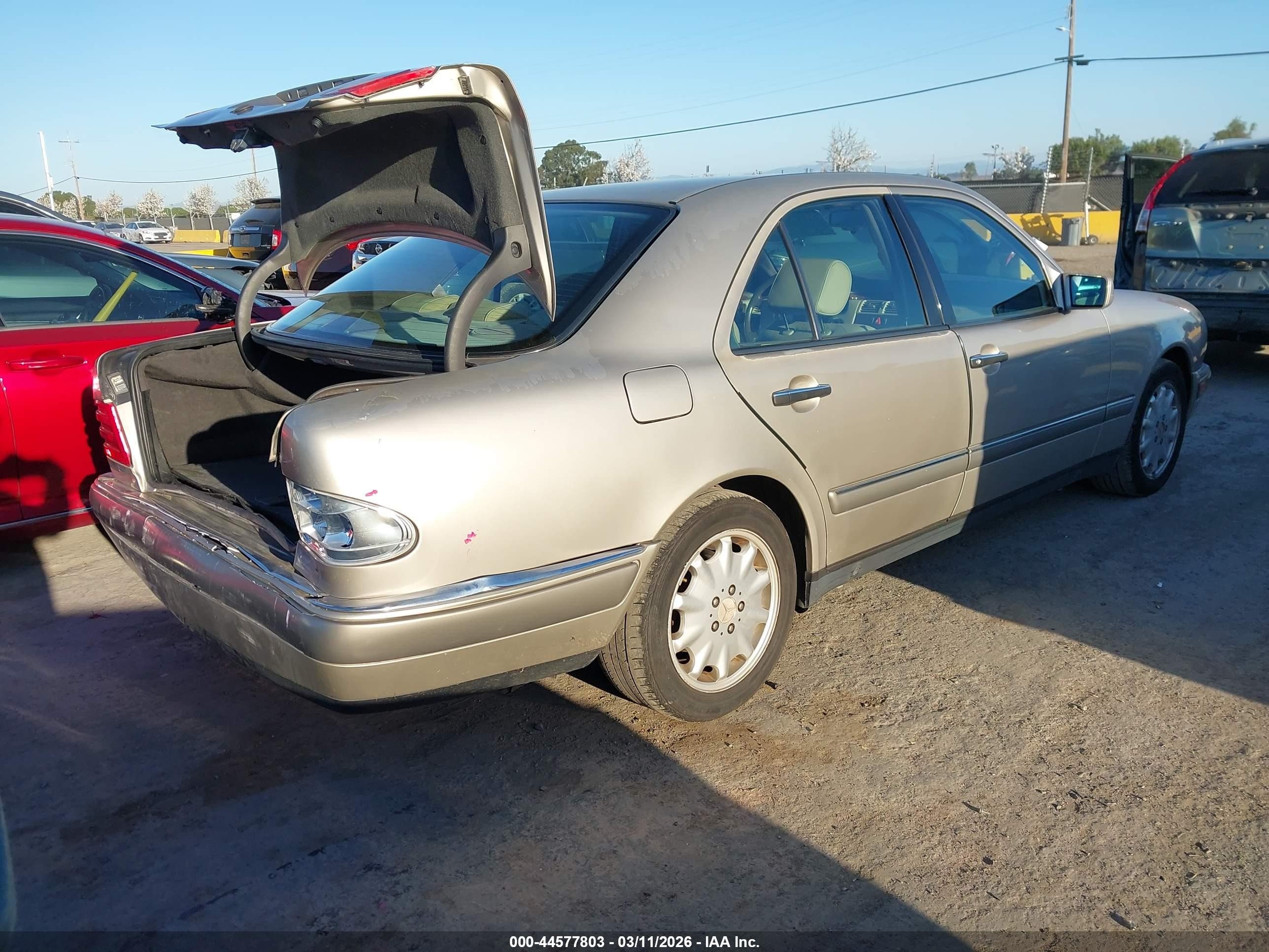 1997 Mercedes-benz E 320   Gold vin: WDBJF55F6VA423341