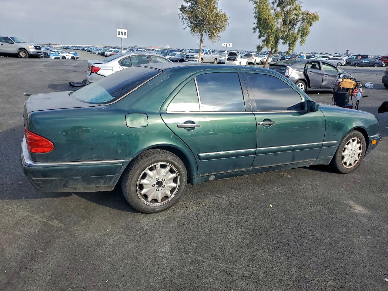 1997 Mercedes-benz E 320 Зеленый vin: WDBJF55F7VJ031730