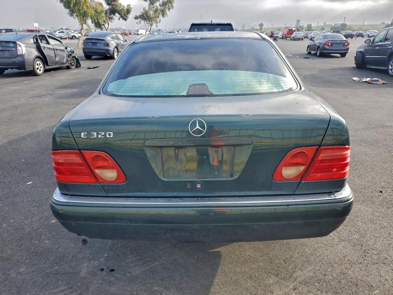 1997 Mercedes-benz E 320 Зеленый vin: WDBJF55F7VJ031730