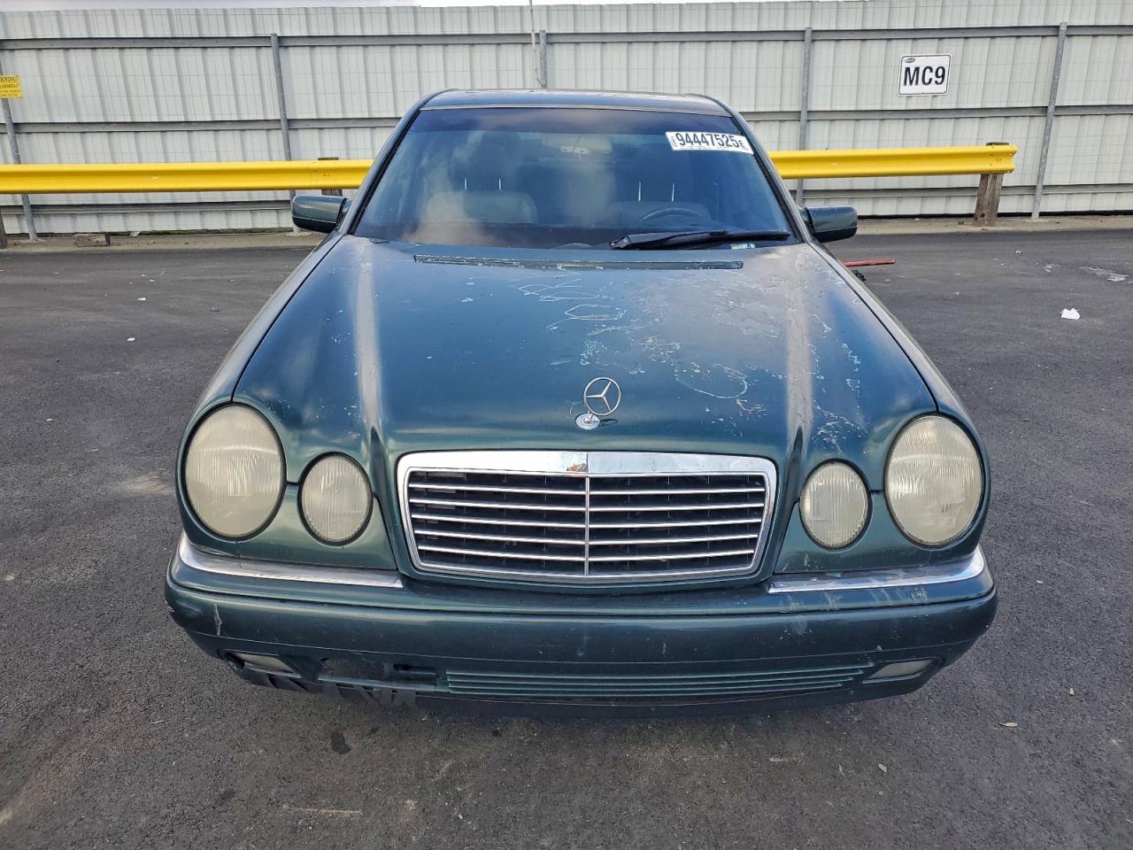 1997 Mercedes-benz E 320 Зеленый vin: WDBJF55F7VJ031730