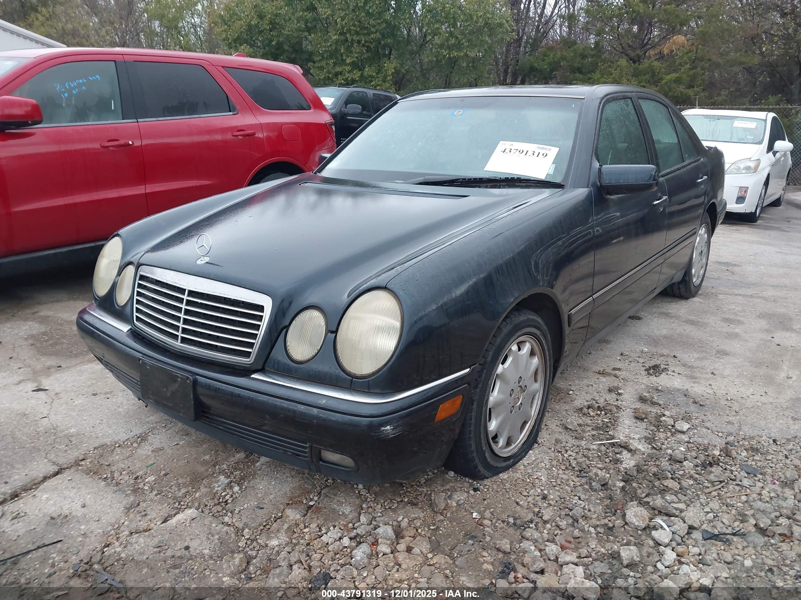 1996 Mercedes-benz E 320 Blue vin: WDBJF55F8TJ017025