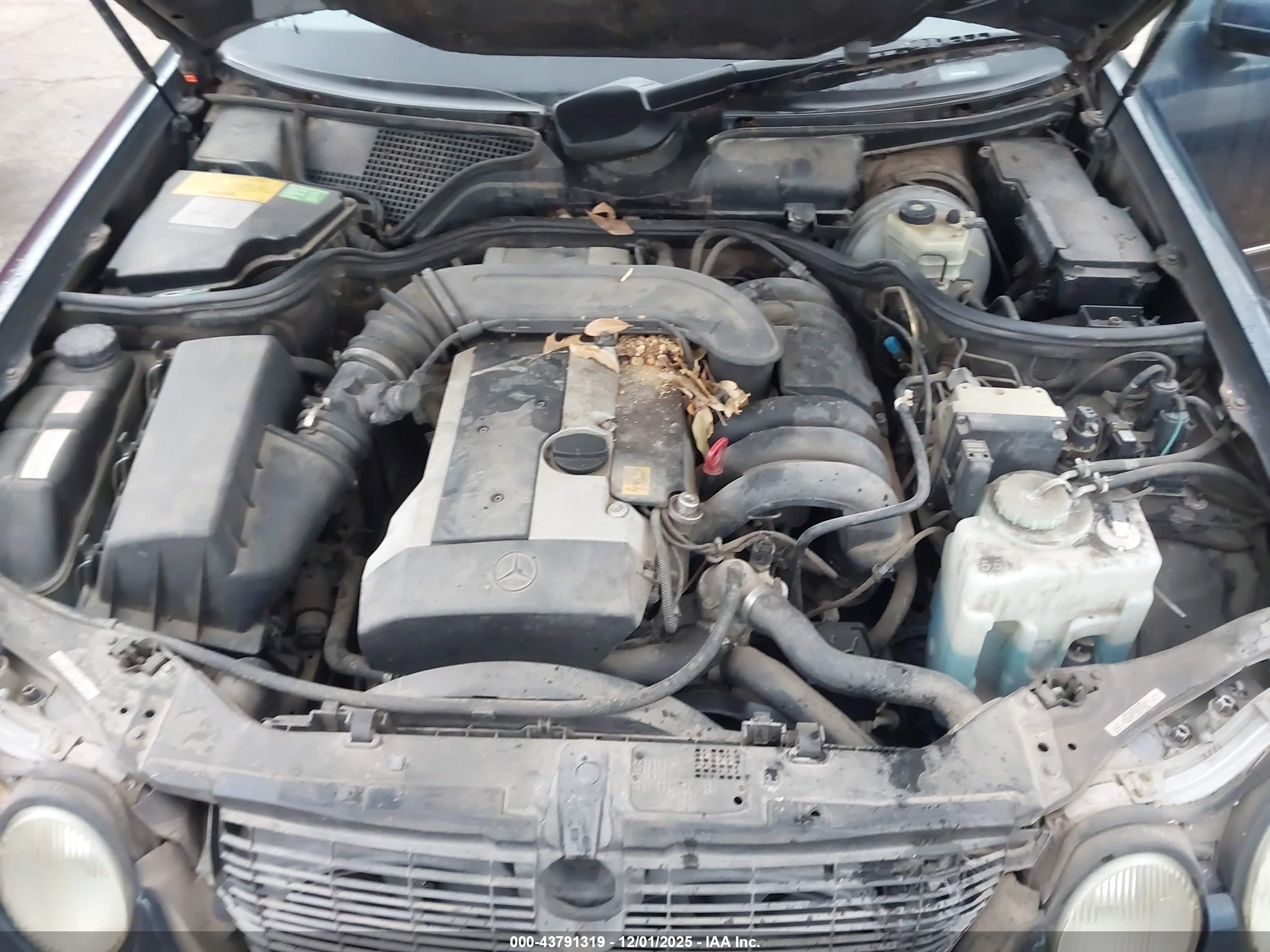 1996 Mercedes-benz E 320 Blue vin: WDBJF55F8TJ017025