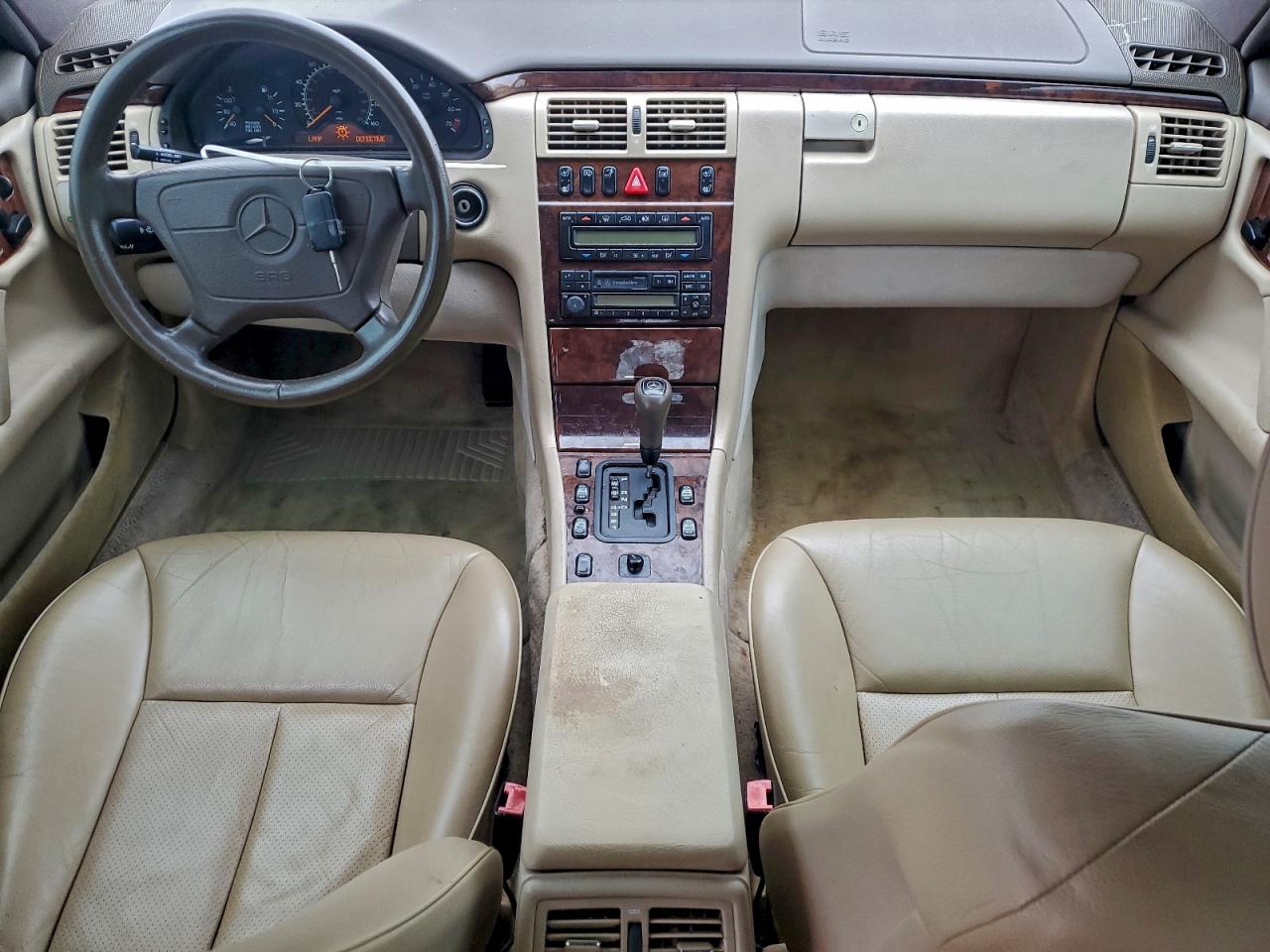 1997 Mercedes-benz E 320 White vin: WDBJF55F8VA408372