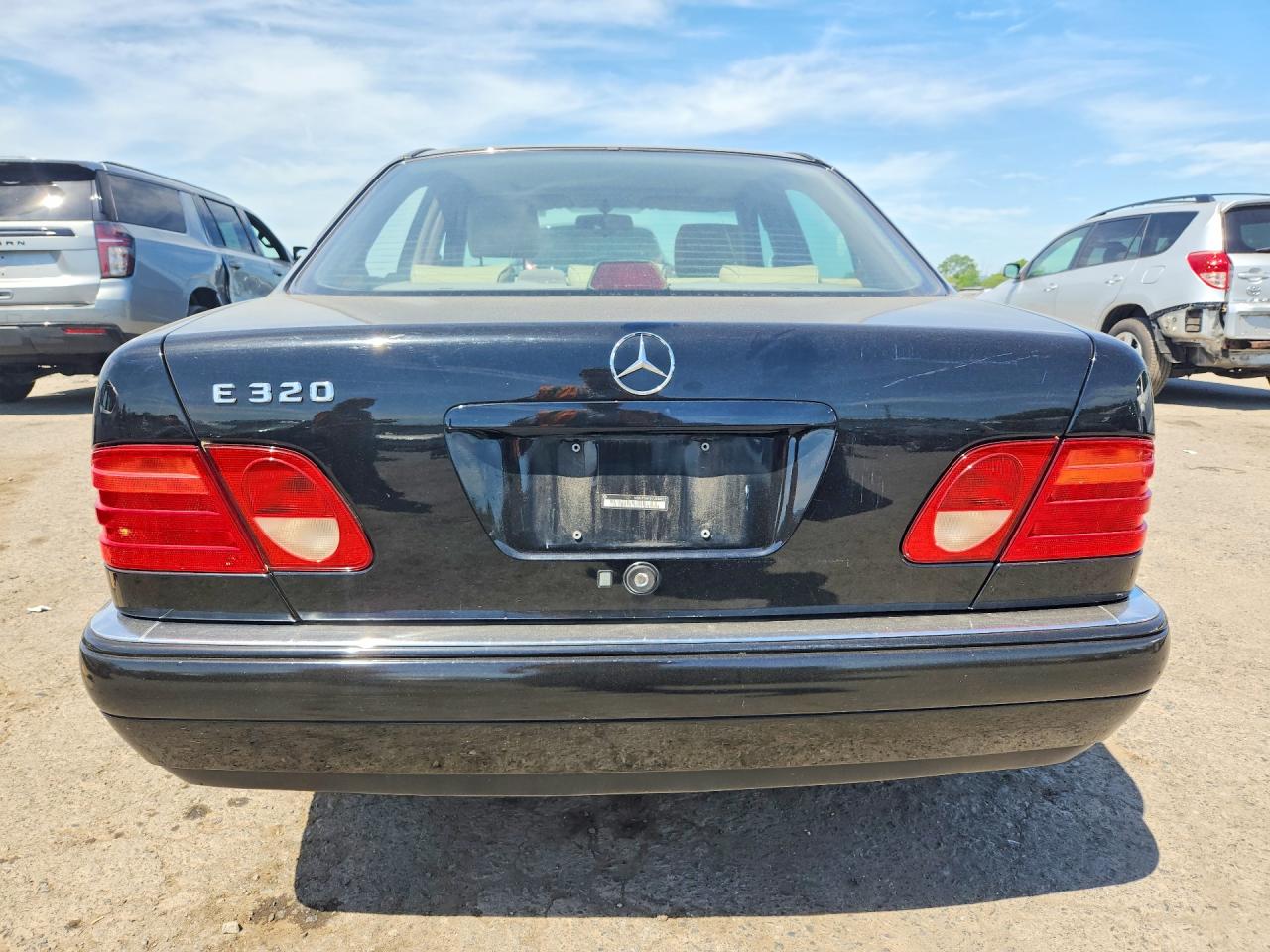 1997 Mercedes-benz E 320 Black vin: WDBJF55F8VJ030022