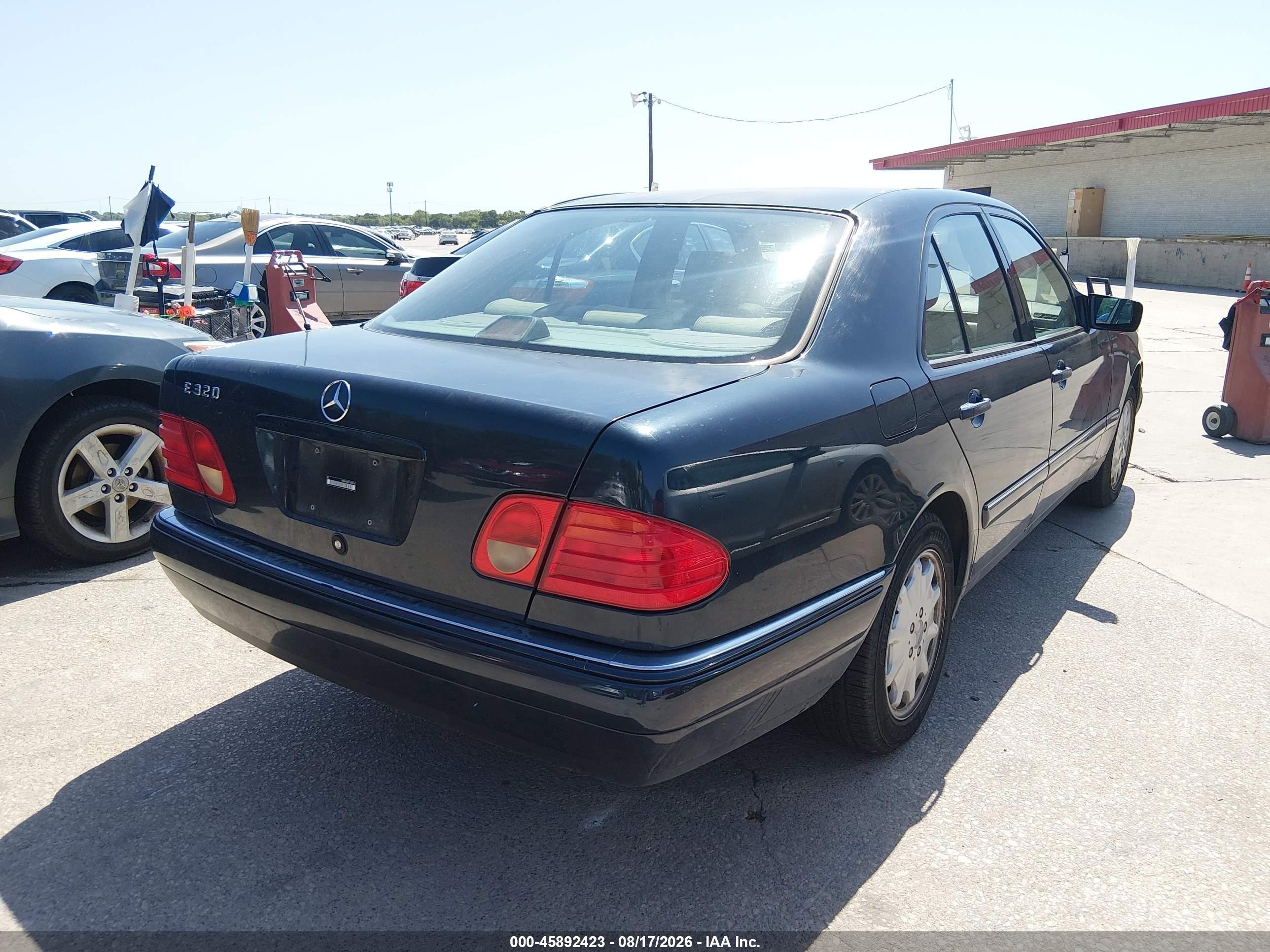 1996 Mercedes-benz E 320 Blue vin: WDBJF55F9TJ003716
