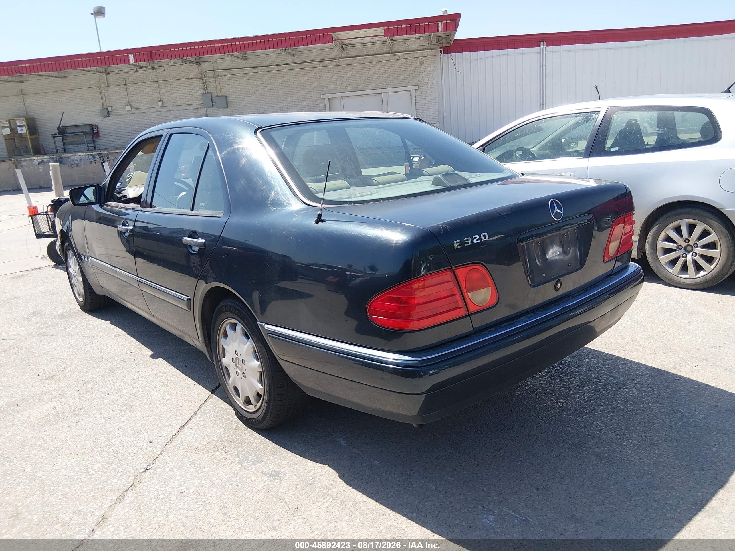 1996 Mercedes-benz E 320 Blue vin: WDBJF55F9TJ003716