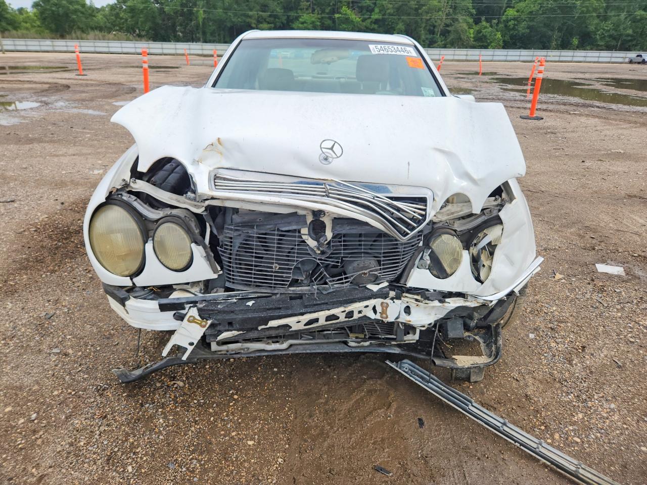 1996 Mercedes-benz E 320 White vin: WDBJF55F9TJ010343