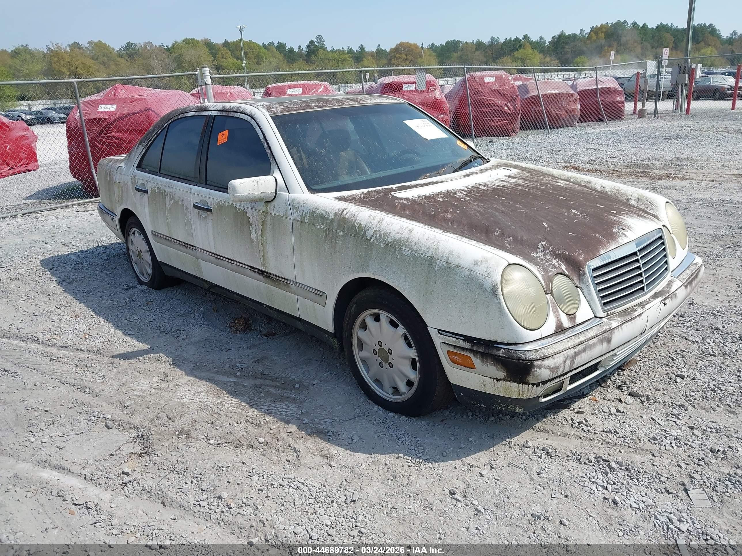 1996 Mercedes-benz E 320 White vin: WDBJF55F9TJ022105