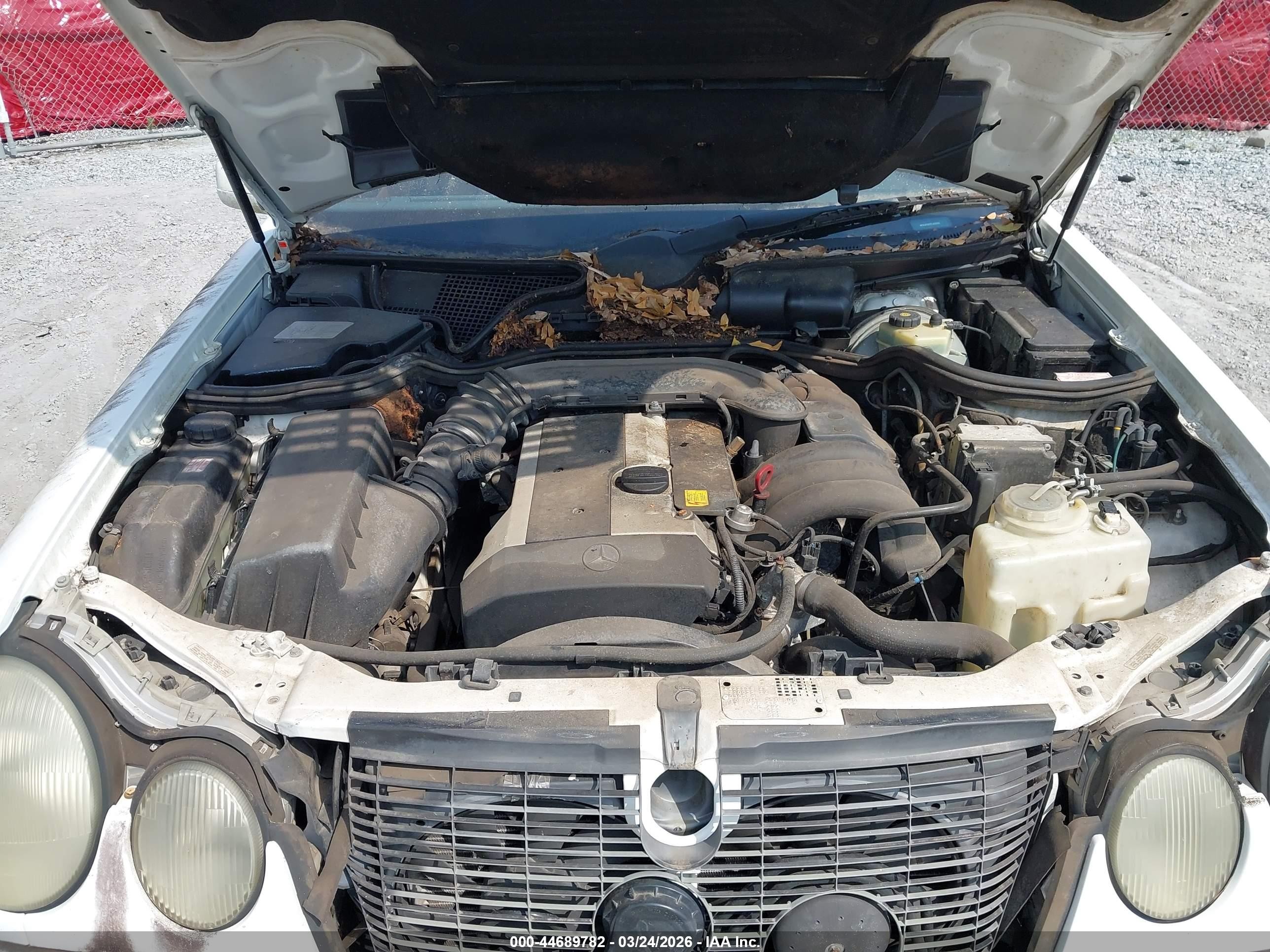 1996 Mercedes-benz E 320 White vin: WDBJF55F9TJ022105