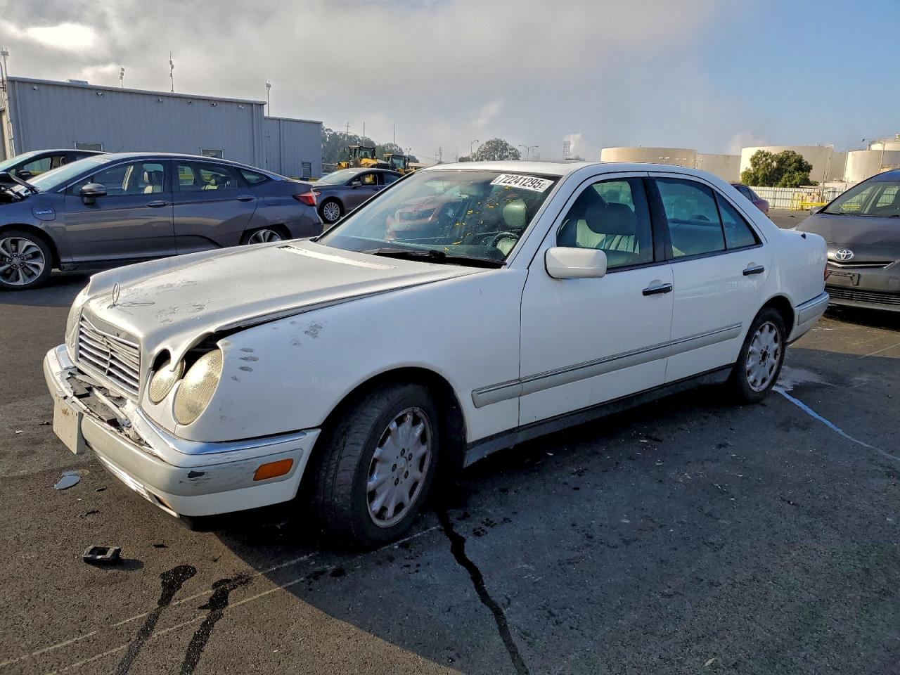 1996 Mercedes-benz E 320 White vin: WDBJF55F9TJ024503