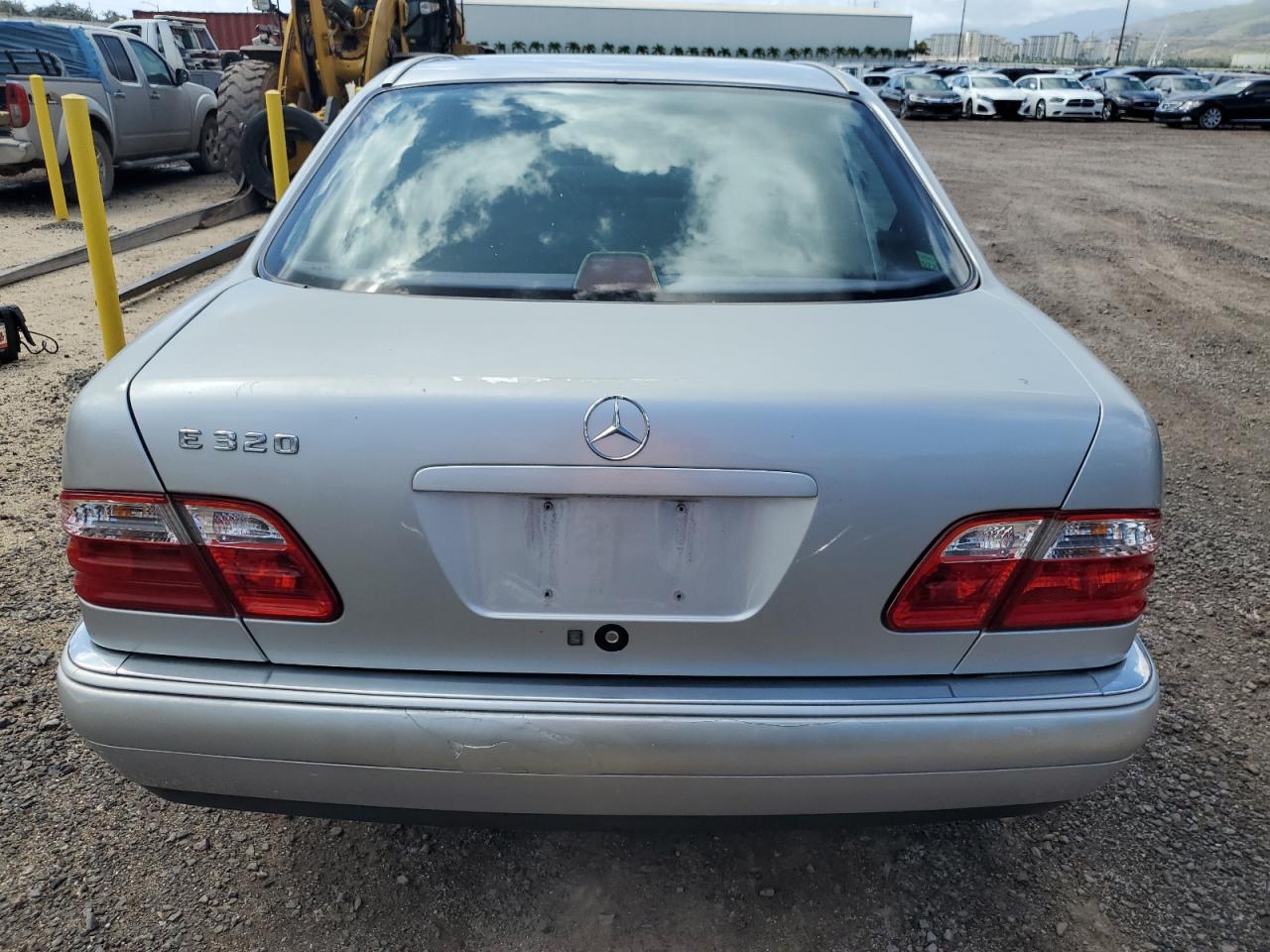 1997 Mercedes-benz E 320 Silver vin: WDBJF55F9VA330720