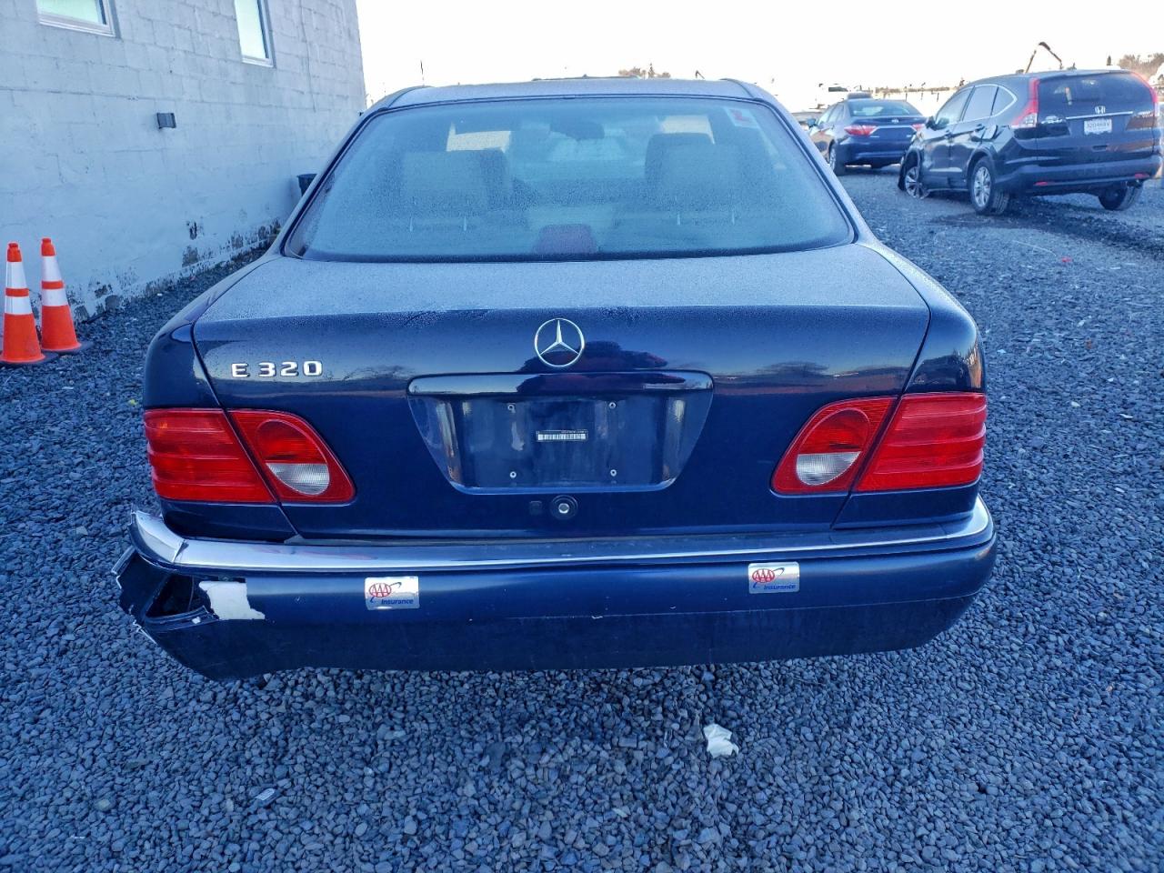 1997 Mercedes-benz E 320 Black vin: WDBJF55F9VJ026870