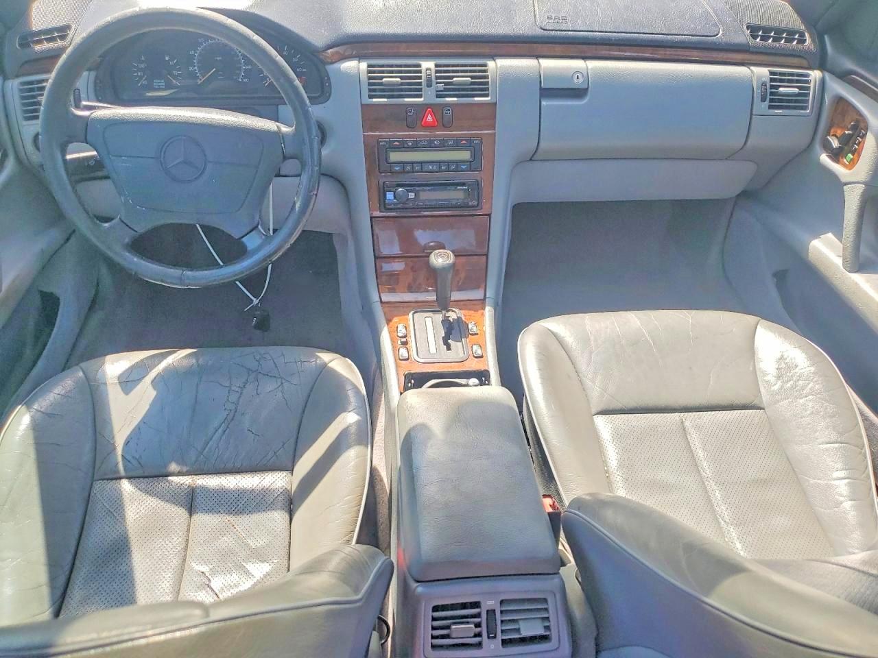 1996 Mercedes-benz E 320 White vin: WDBJF55FXTJ003286