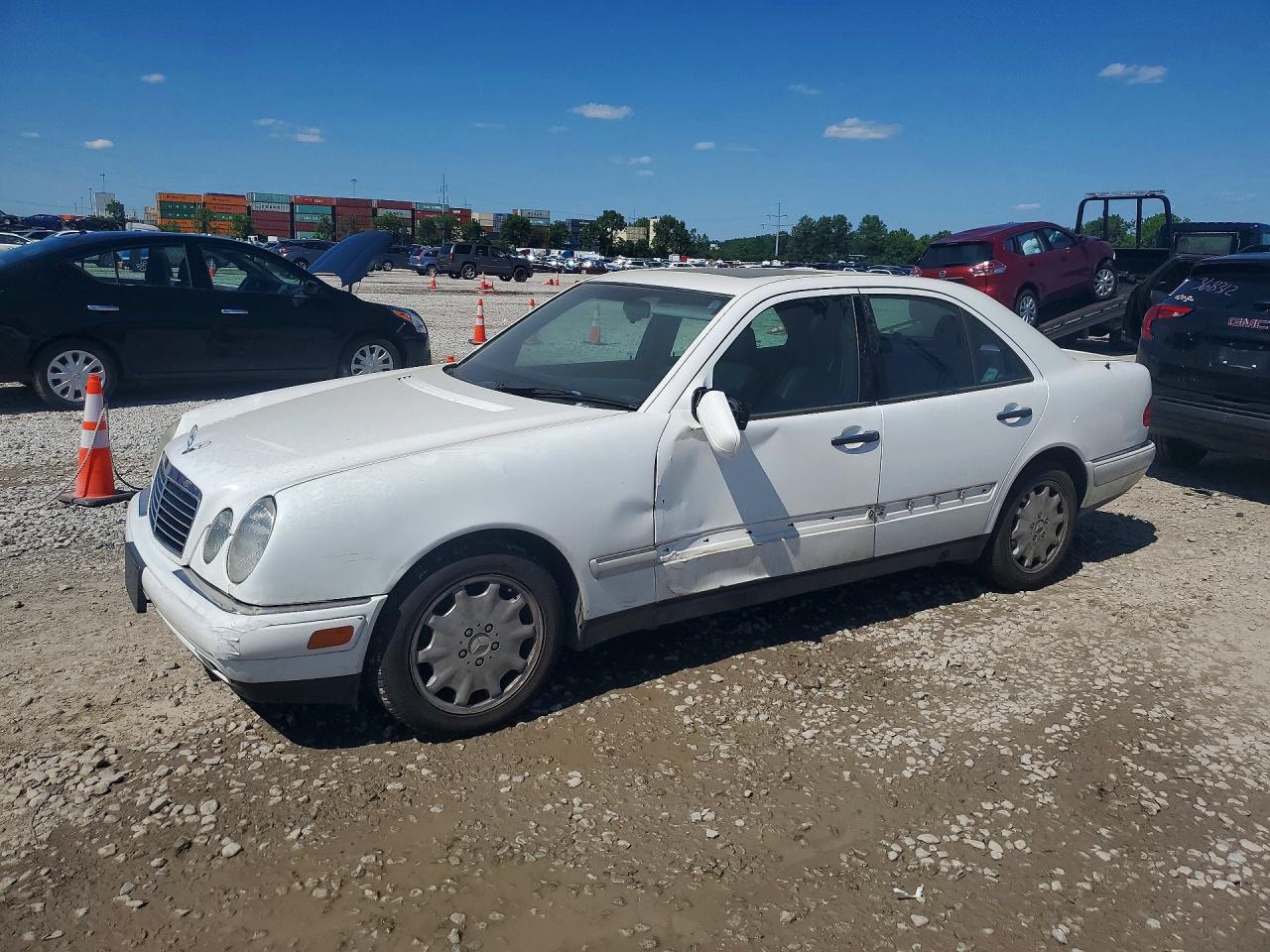 1996 Mercedes-benz E 320 White vin: WDBJF55FXTJ003286