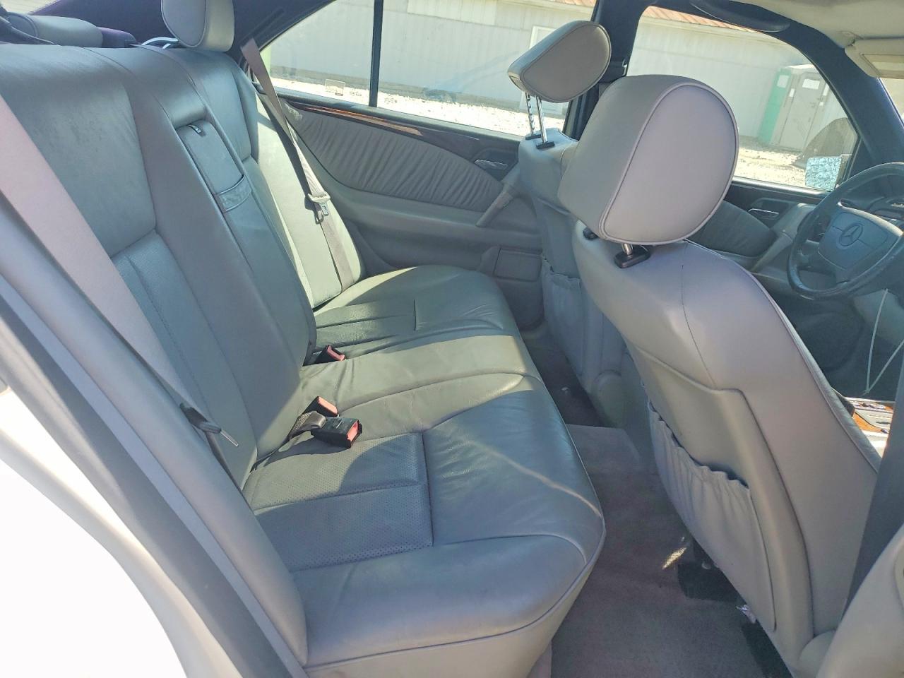 1996 Mercedes-benz E 320 White vin: WDBJF55FXTJ003286