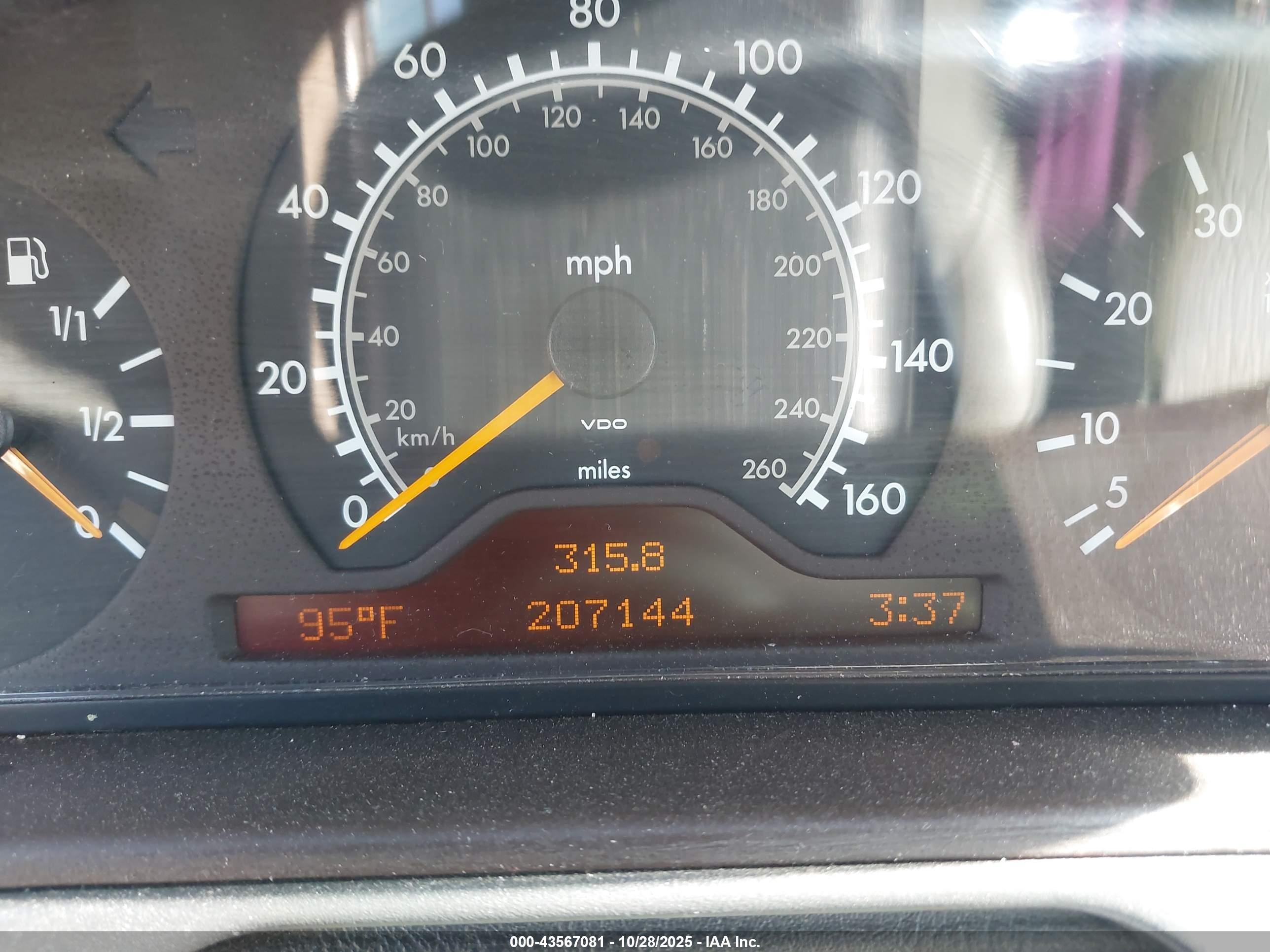 1996 Mercedes-benz E 320 White vin: WDBJF55FXTJ005510