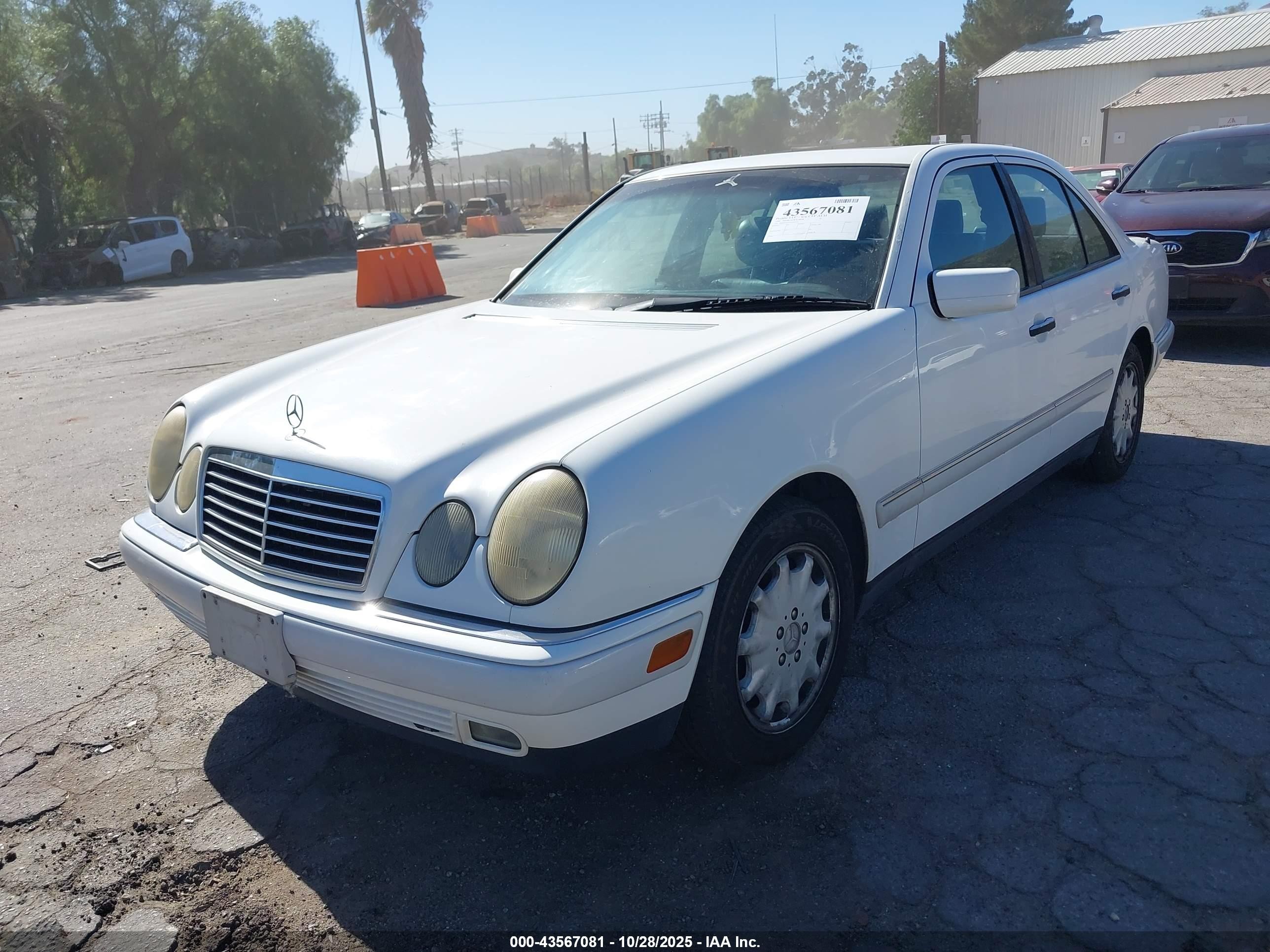 1996 Mercedes-benz E 320 White vin: WDBJF55FXTJ005510