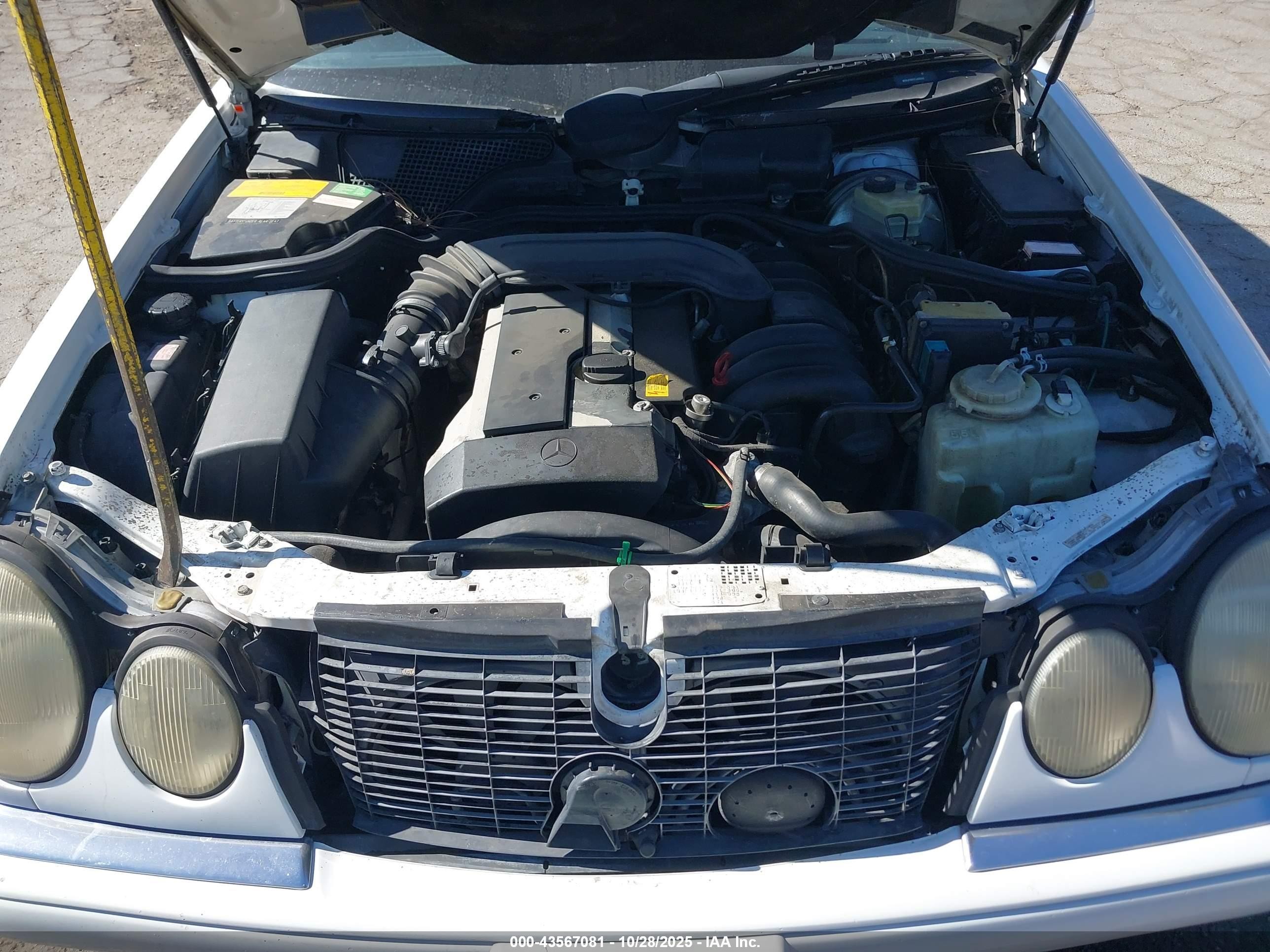 1996 Mercedes-benz E 320 White vin: WDBJF55FXTJ005510