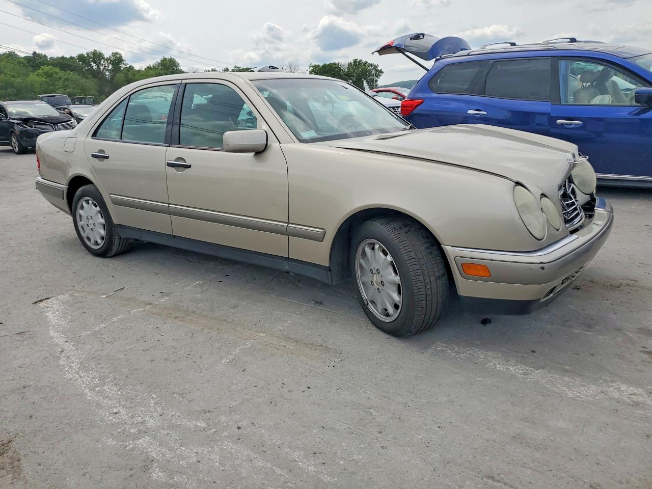 1996 Mercedes-benz E 320 Бежевый vin: WDBJF55FXTJ014515