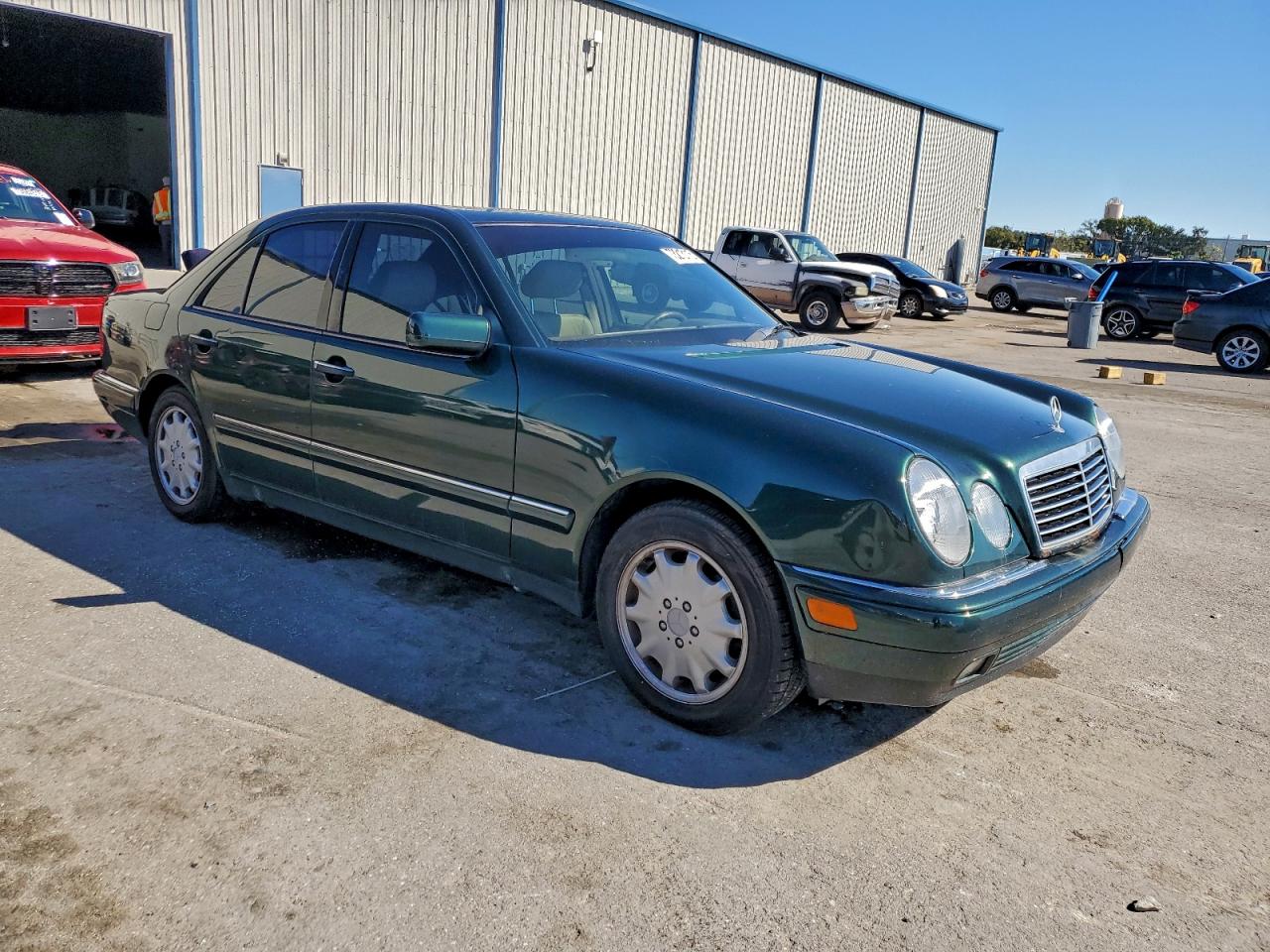1997 Mercedes-benz E-class E320 Green vin: WDBJF55FXVA435363