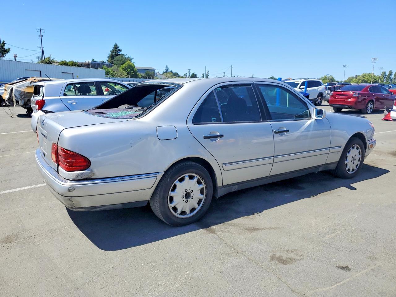 1997 Mercedes-benz E 320 Silver vin: WDBJF55FXVJ035108