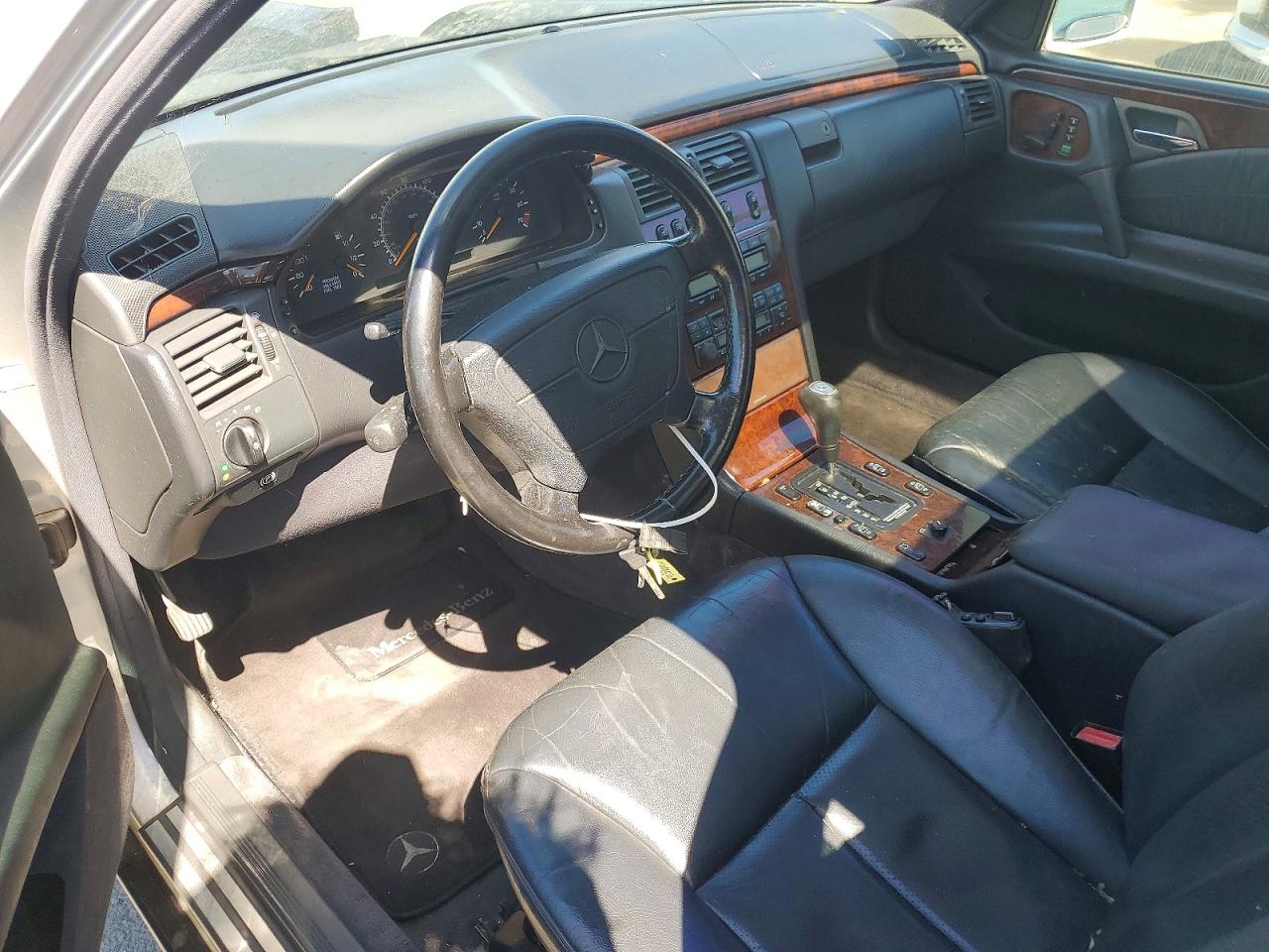 1997 Mercedes-benz E 320 Silver vin: WDBJF55FXVJ035108