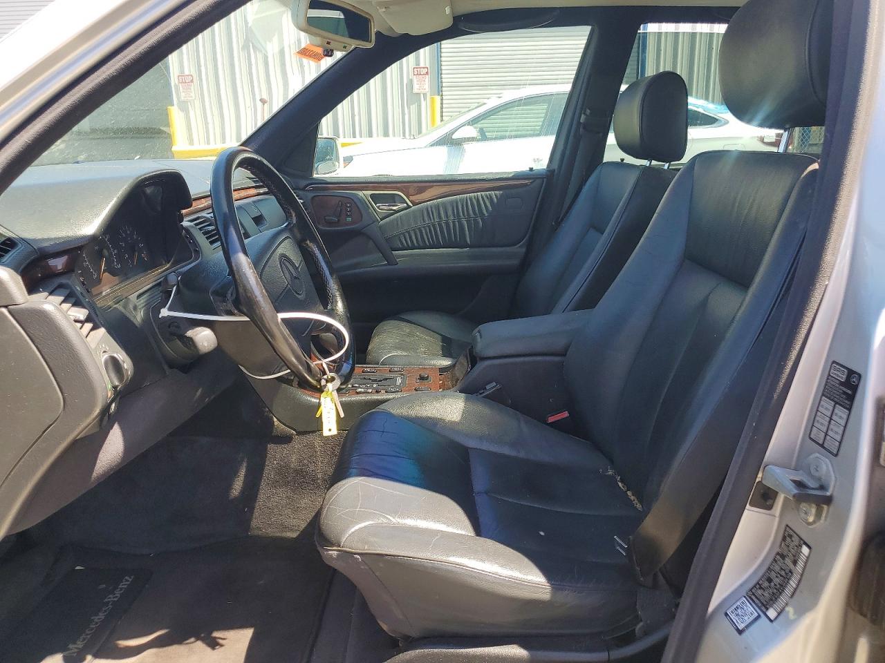 1997 Mercedes-benz E 320 Silver vin: WDBJF55FXVJ035108