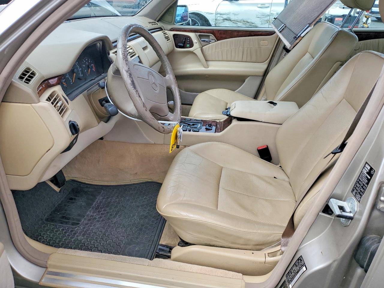 1998 Mercedes-benz E 320 Бежевый vin: WDBJF65F0WA459114