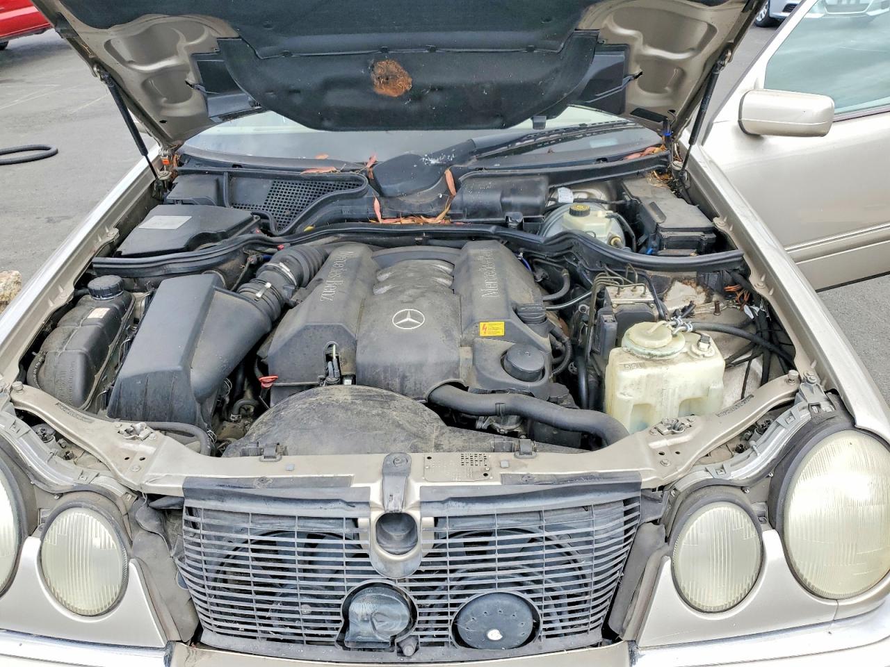 1998 Mercedes-benz E 320 Бежевый vin: WDBJF65F0WA459114