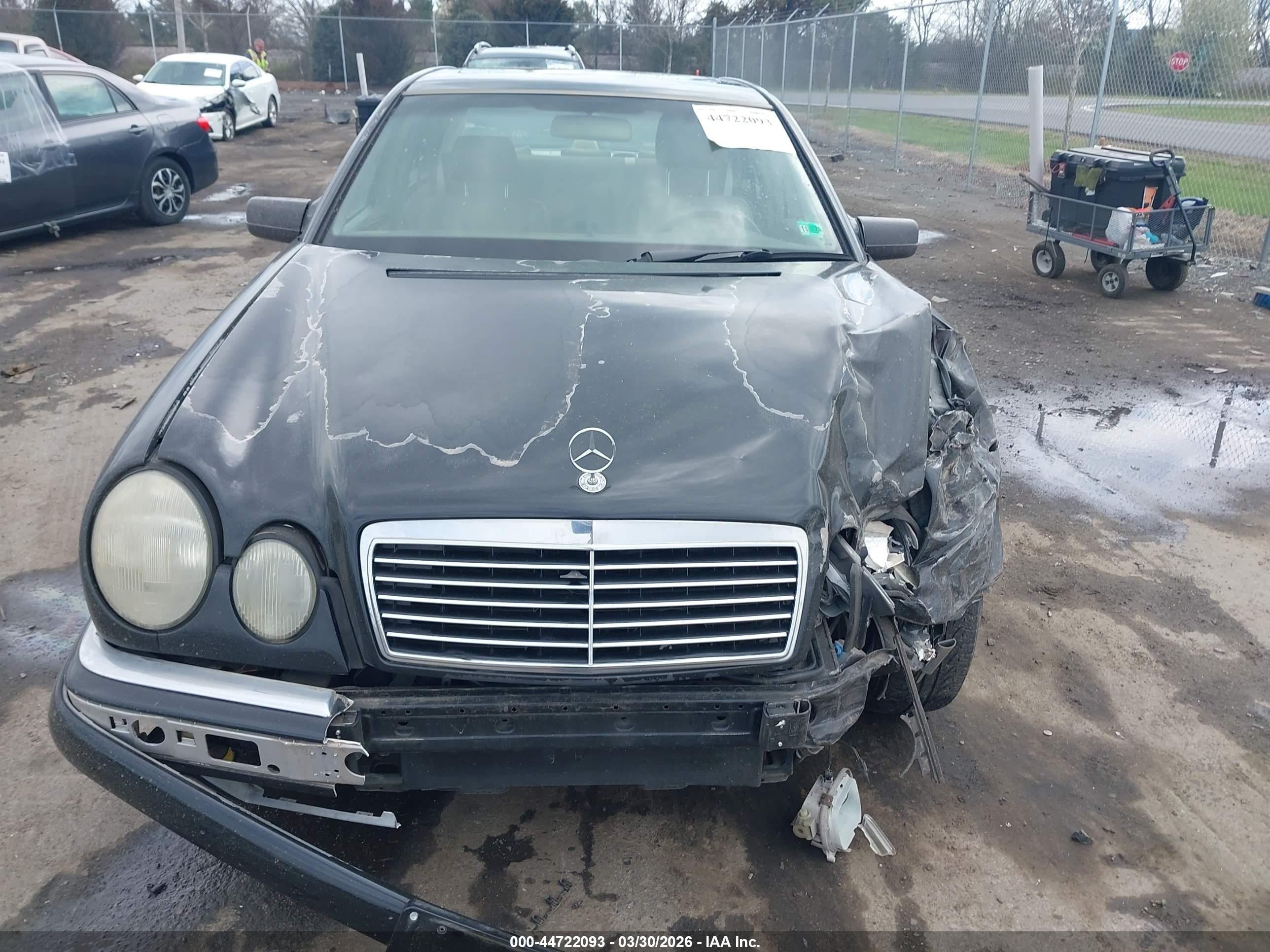 1998 Mercedes-benz E 320   Black vin: WDBJF65F0WA489679