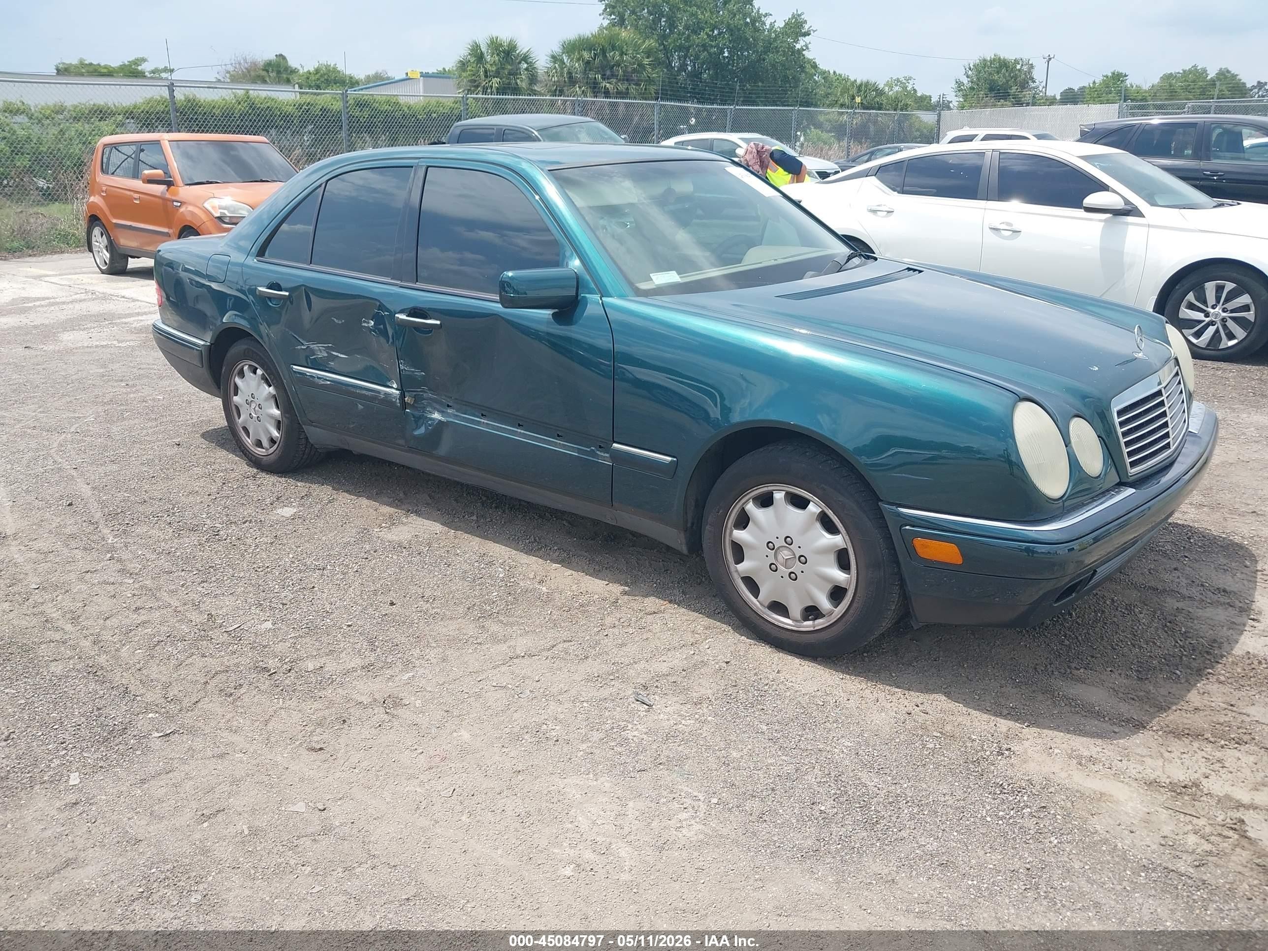 1998 Mercedes-benz E 320   Зеленый vin: WDBJF65F0WA510370