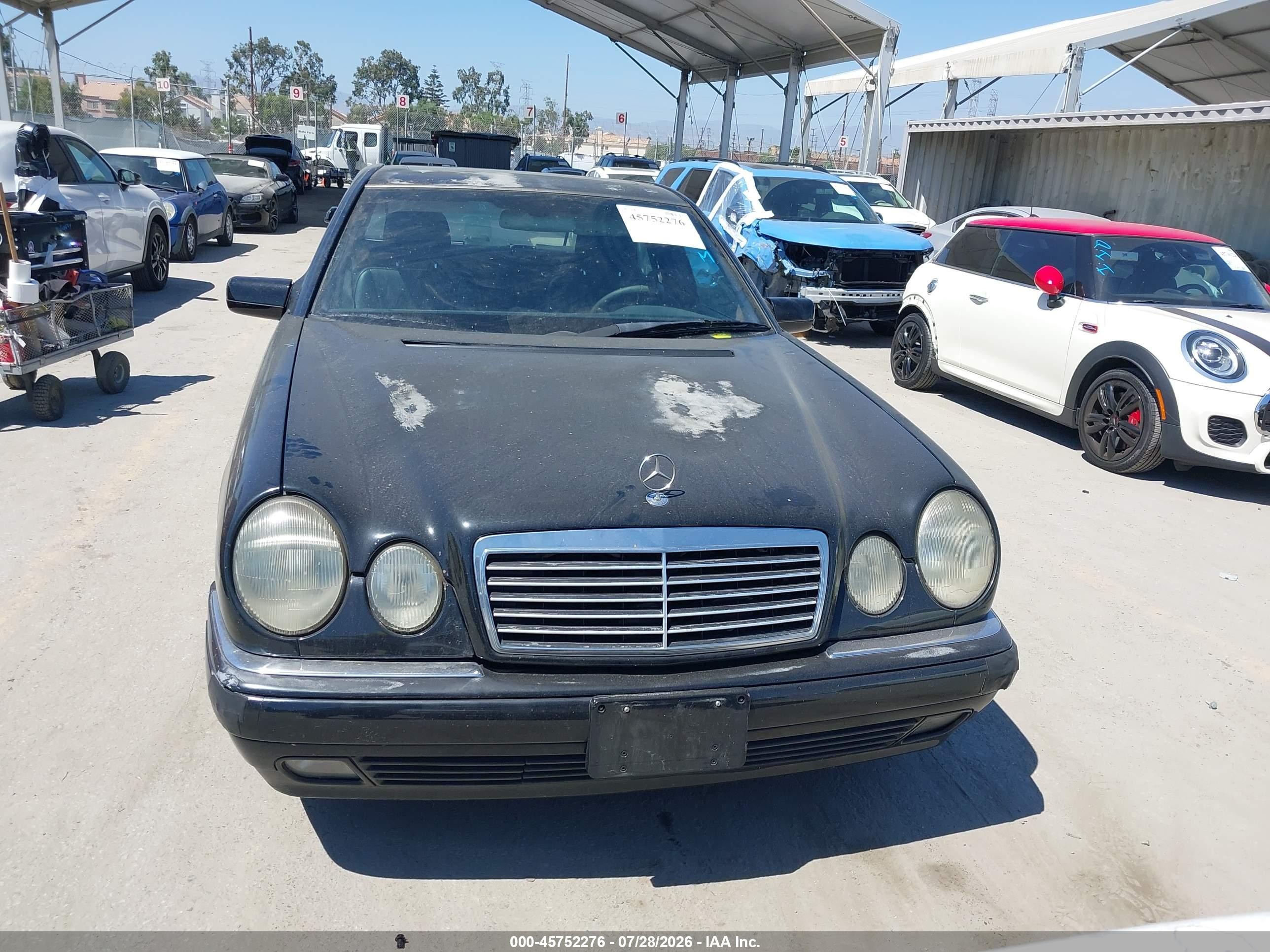1998 Mercedes-benz E 320   Black vin: WDBJF65F0WA543594