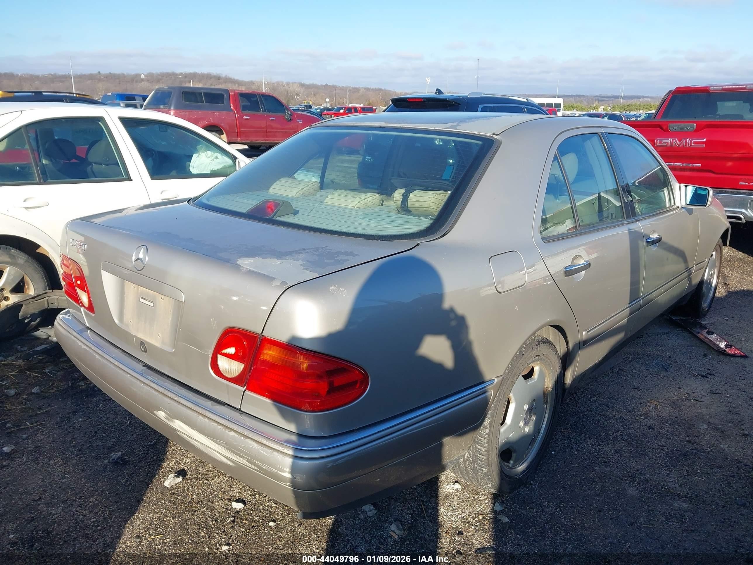 1998 Mercedes-benz E 320   Silver vin: WDBJF65F0WA644098