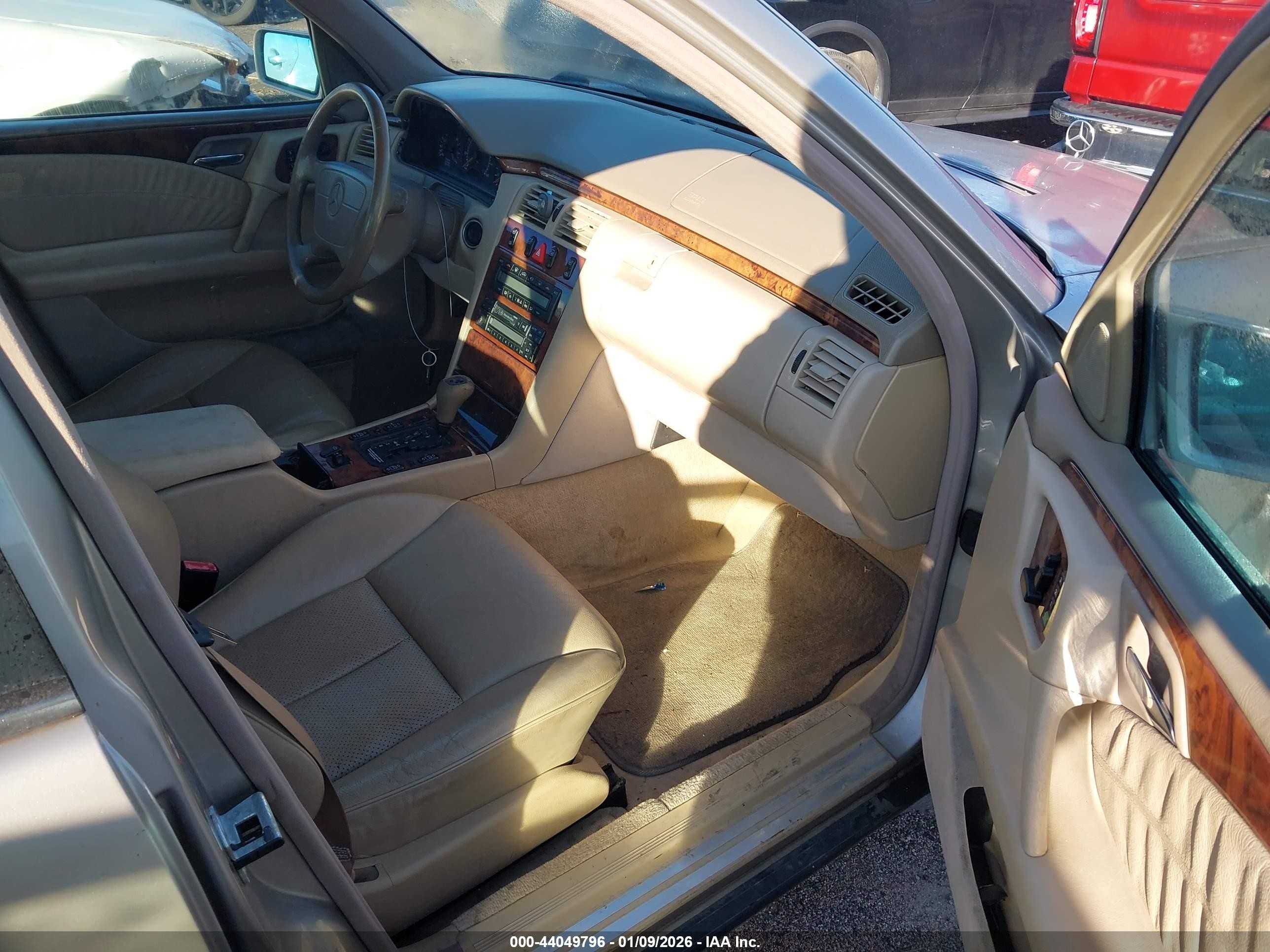 1998 Mercedes-benz E 320   Silver vin: WDBJF65F0WA644098
