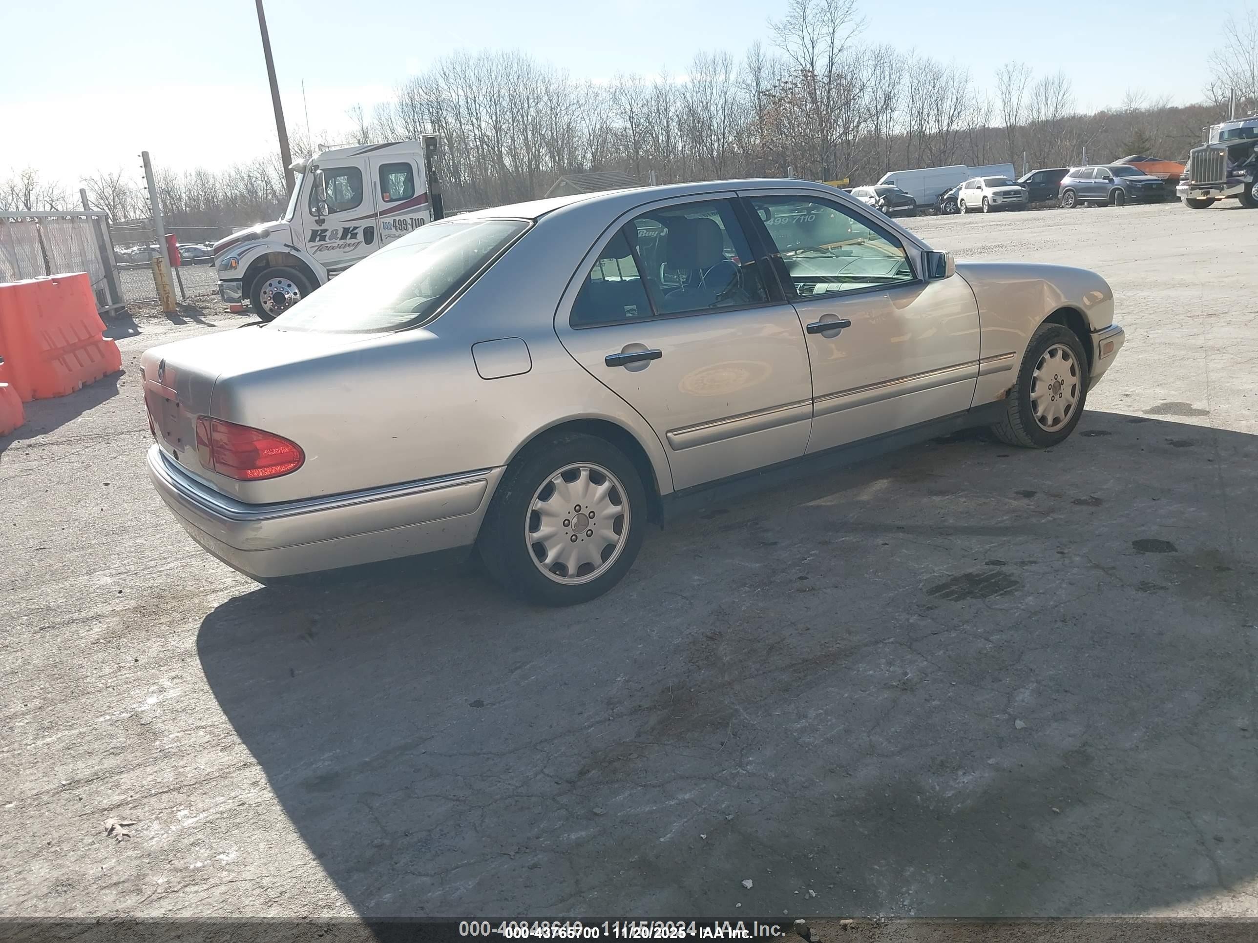 1998 Mercedes-benz E 320   Silver vin: WDBJF65F0WA679546