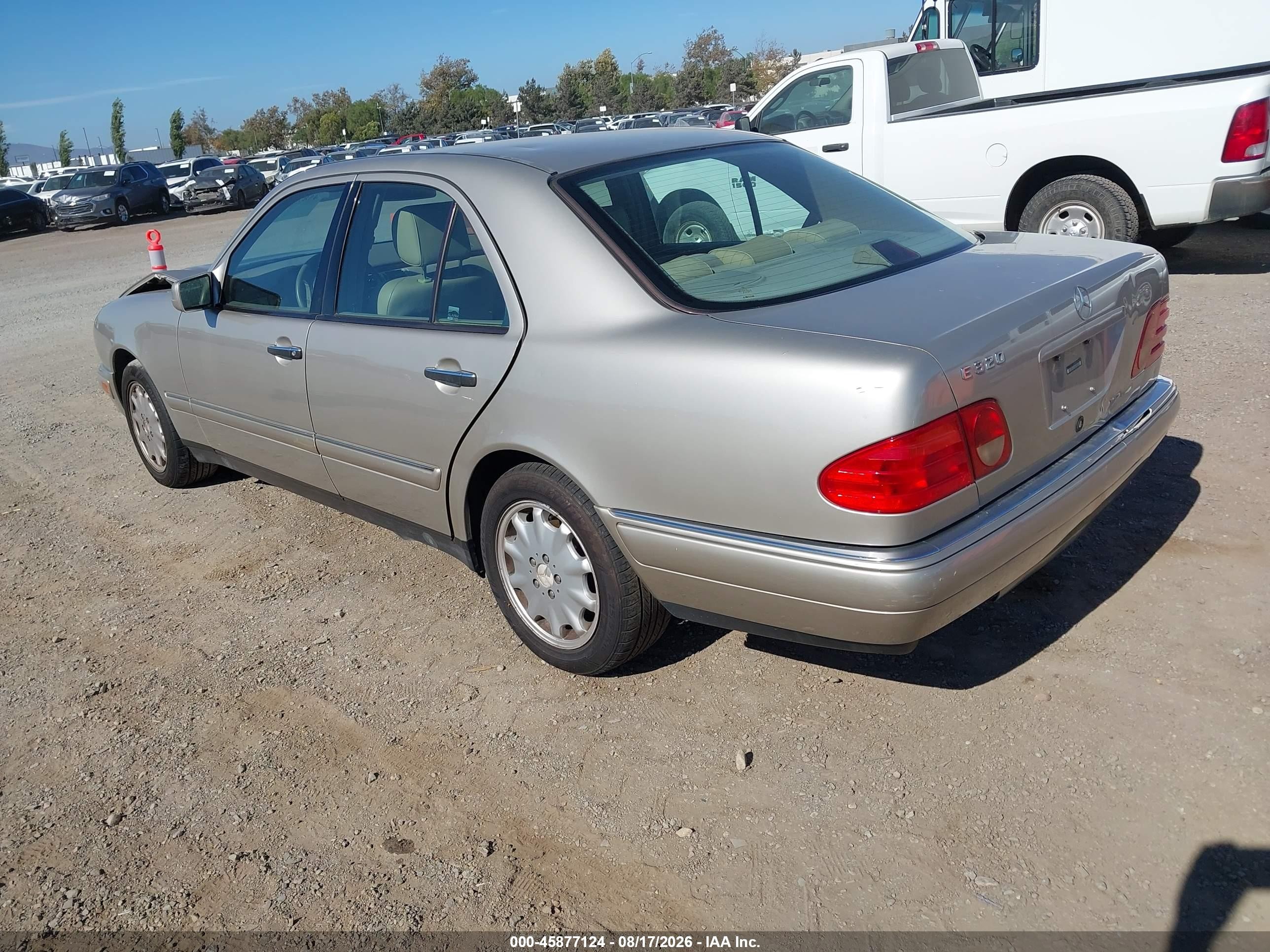 1998 Mercedes-benz E 320   Tan vin: WDBJF65F2WA603780