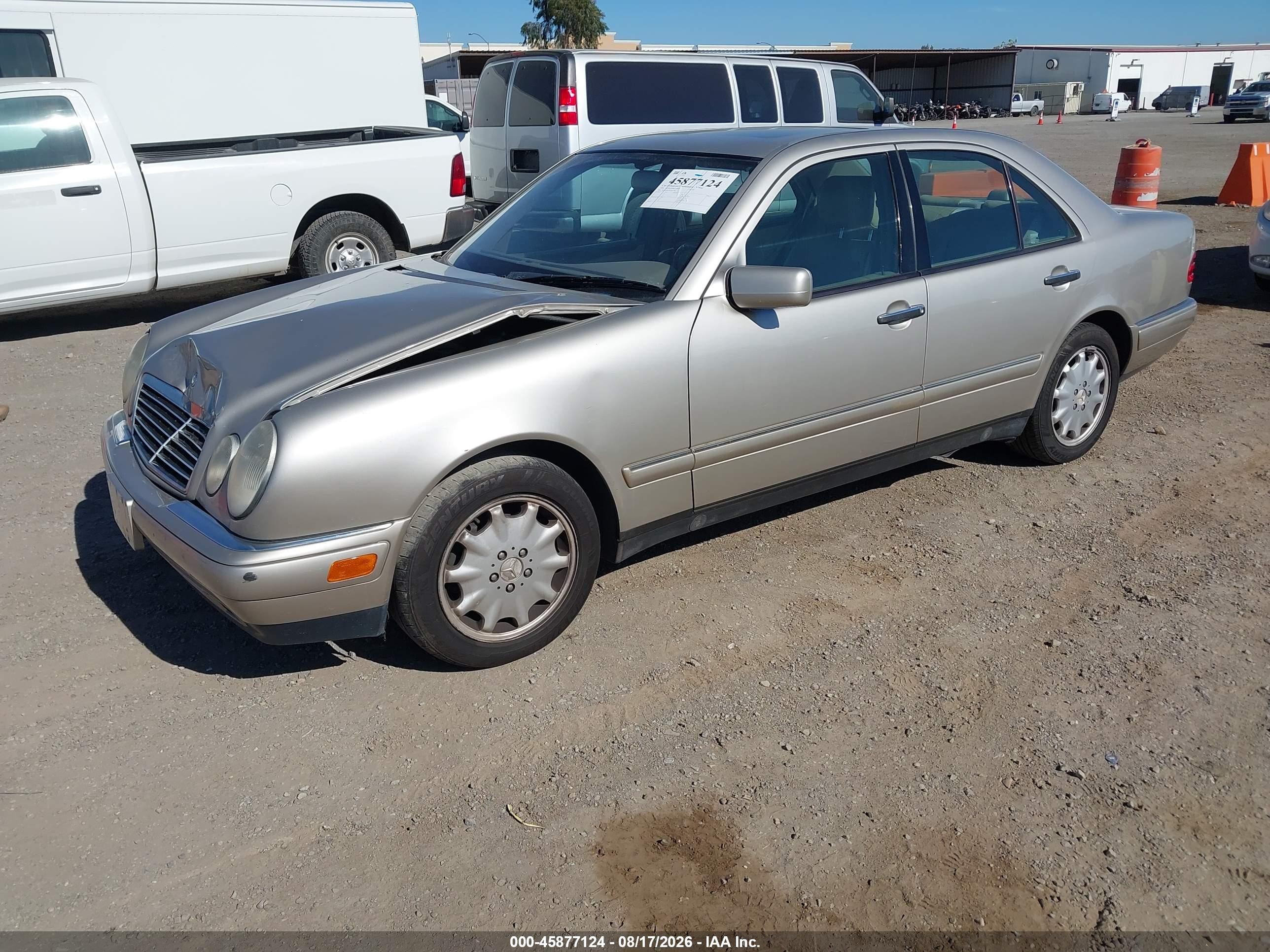 1998 Mercedes-benz E 320   Tan vin: WDBJF65F2WA603780
