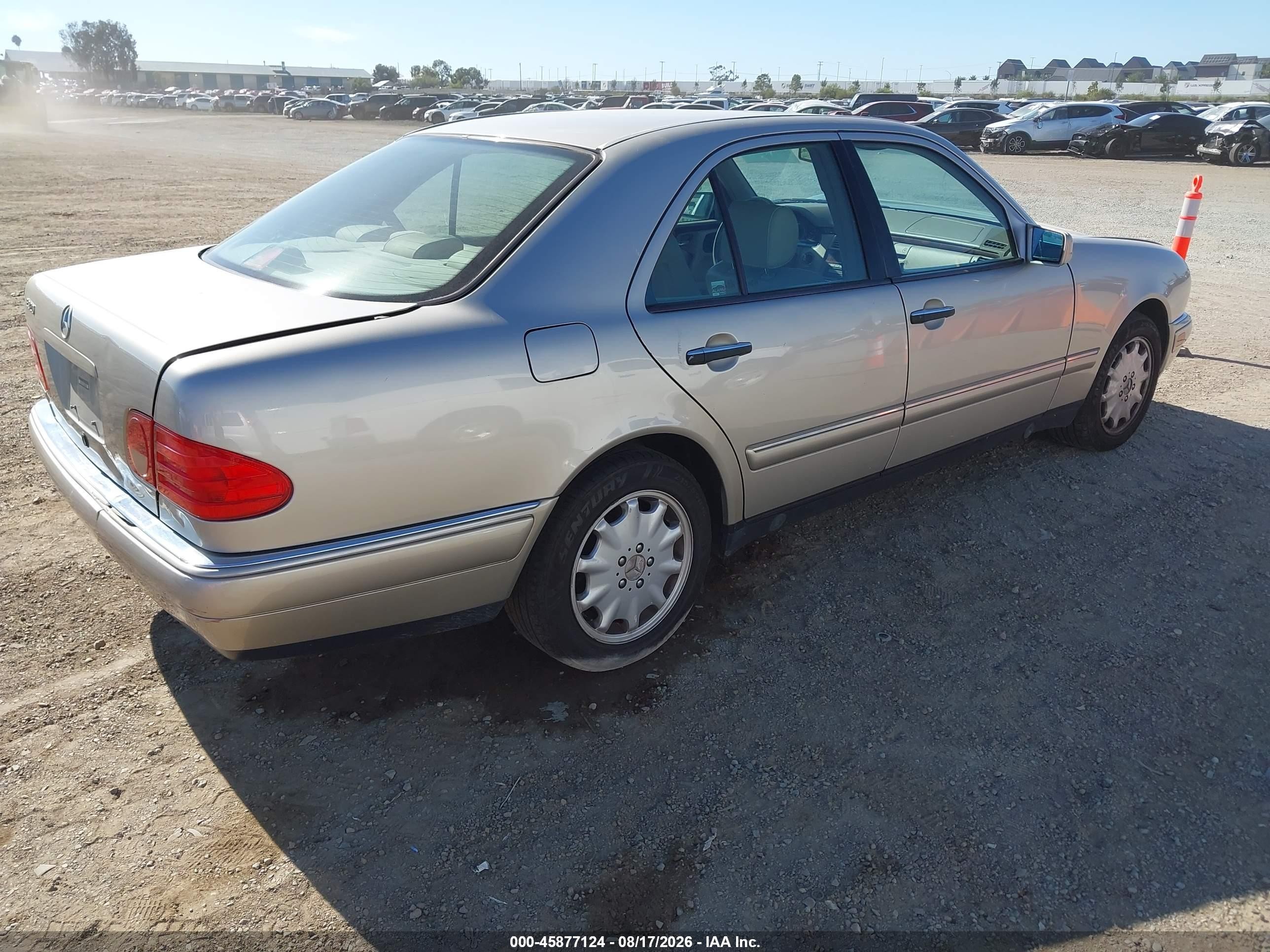 1998 Mercedes-benz E 320   Tan vin: WDBJF65F2WA603780