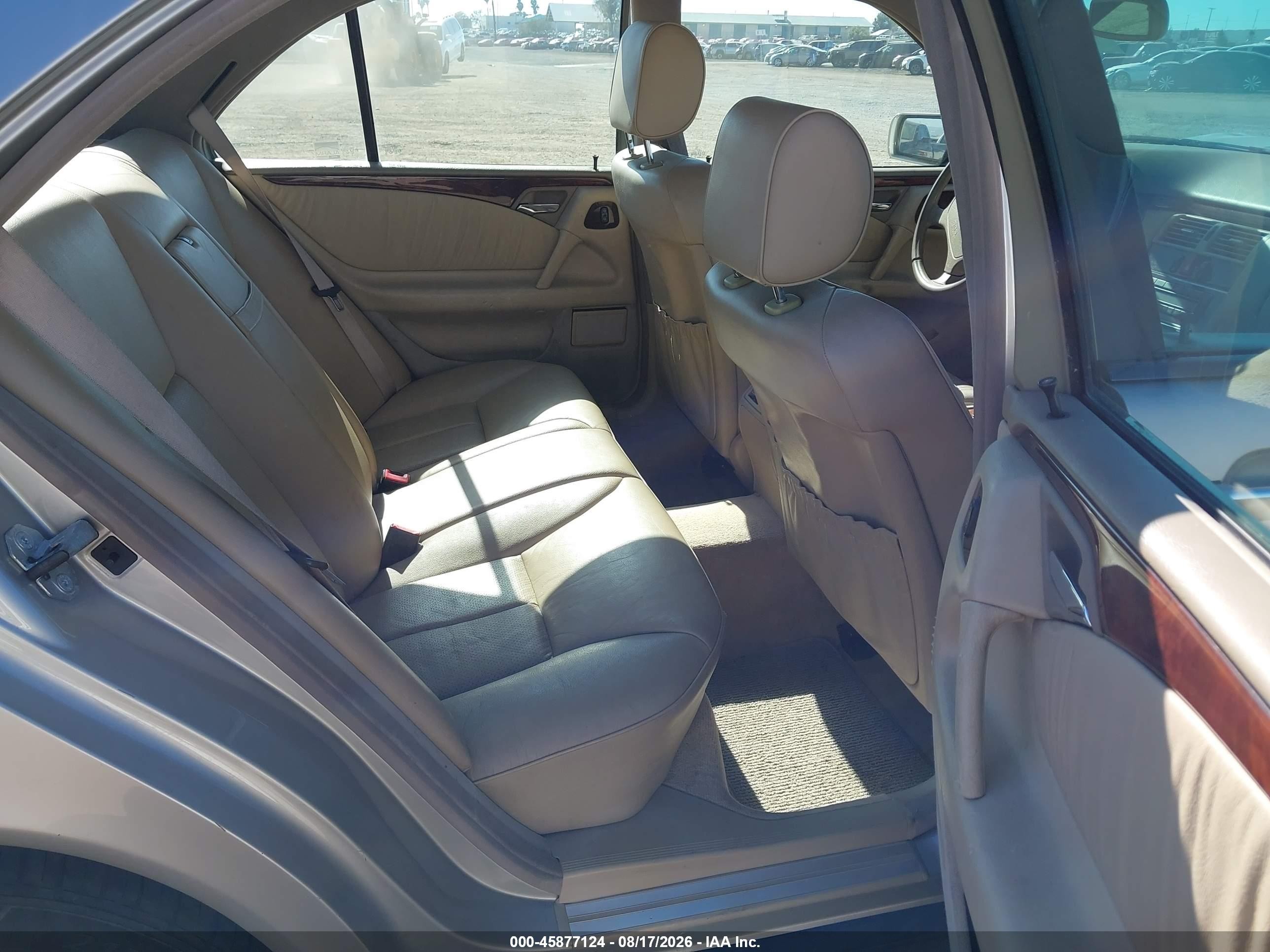 1998 Mercedes-benz E 320   Tan vin: WDBJF65F2WA603780