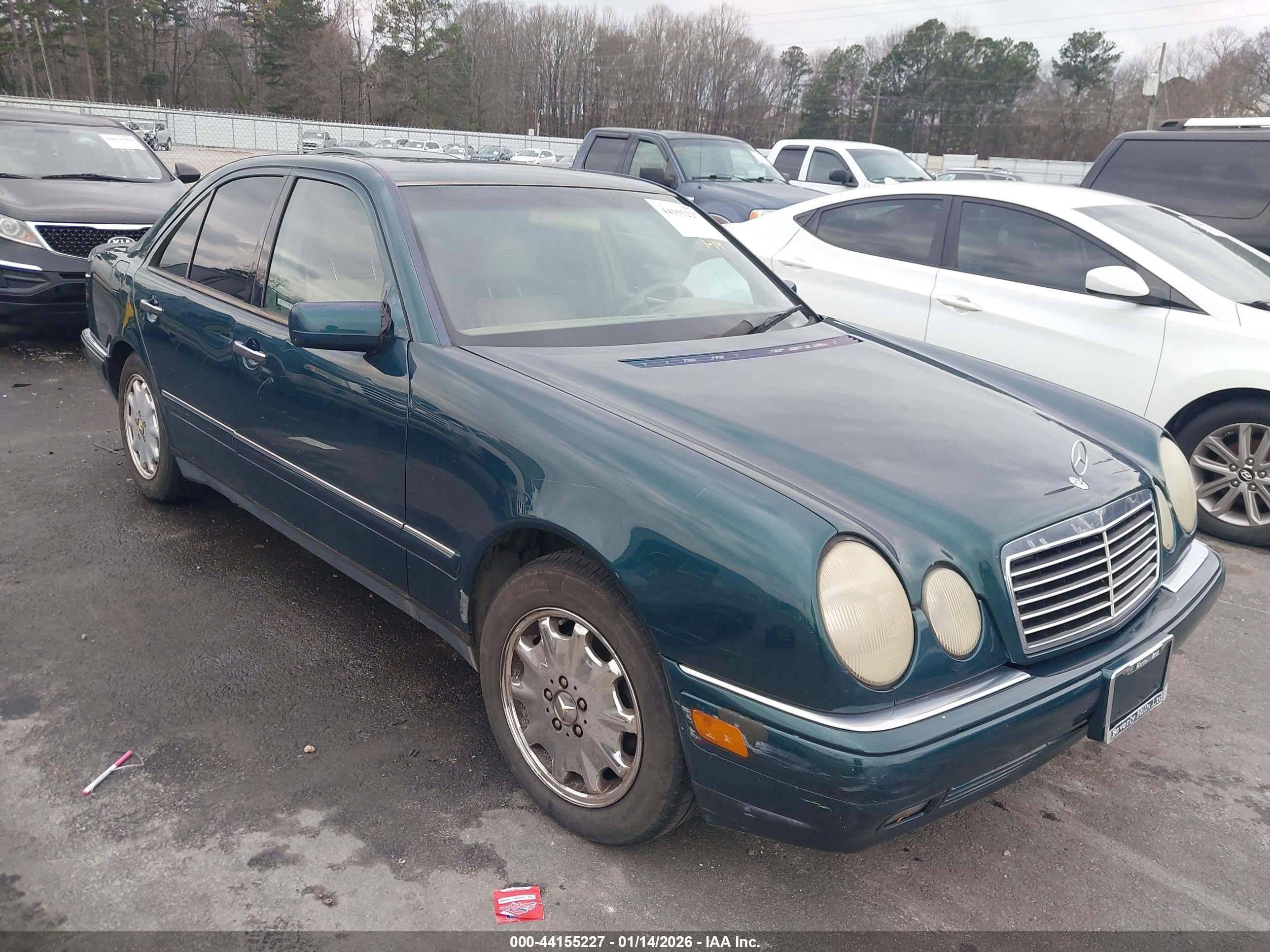 1998 Mercedes-benz E 320   Зеленый vin: WDBJF65F2WA675501