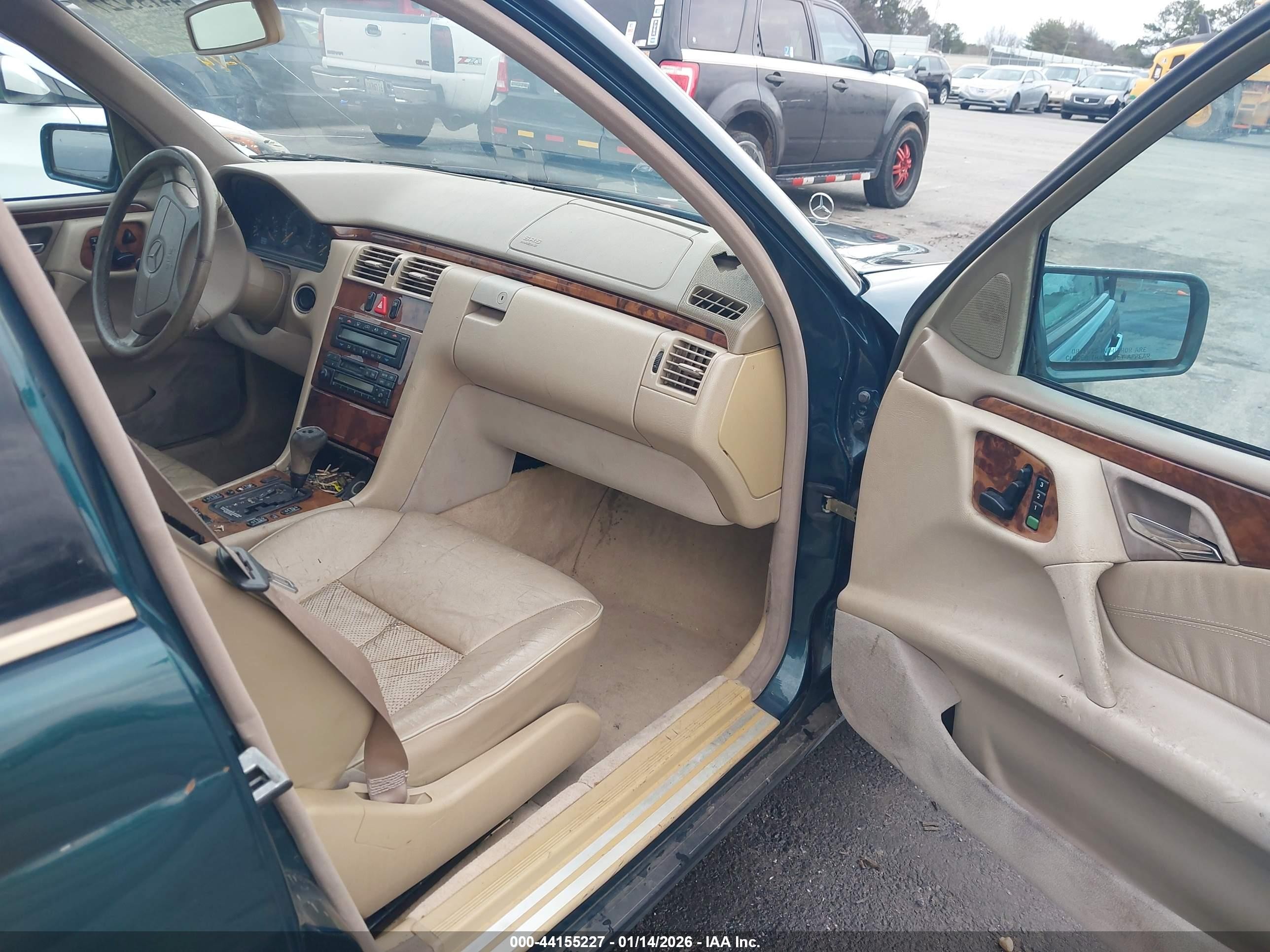 1998 Mercedes-benz E 320   Зеленый vin: WDBJF65F2WA675501