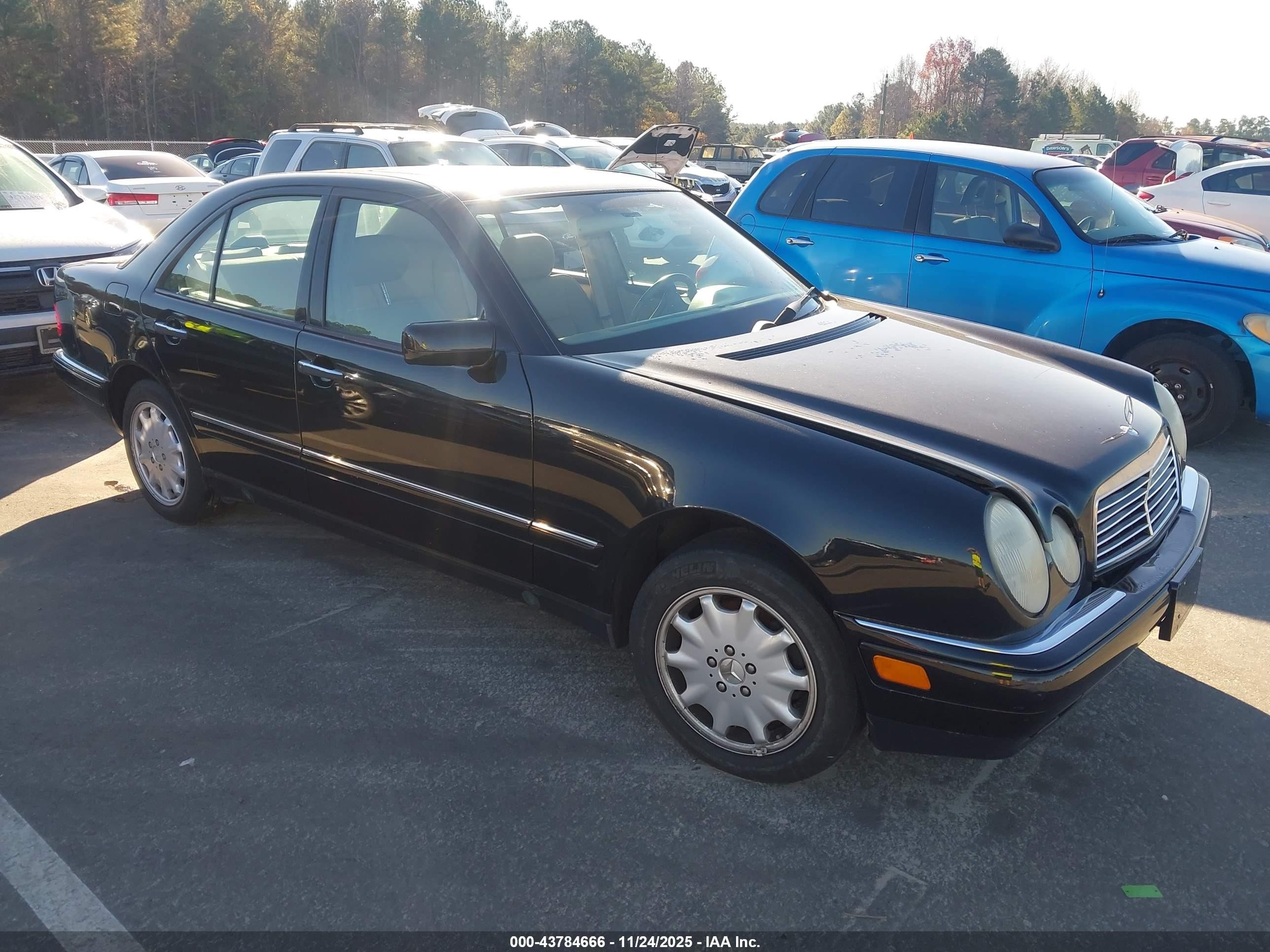 1998 Mercedes-benz E 320   Black vin: WDBJF65F3WA633595