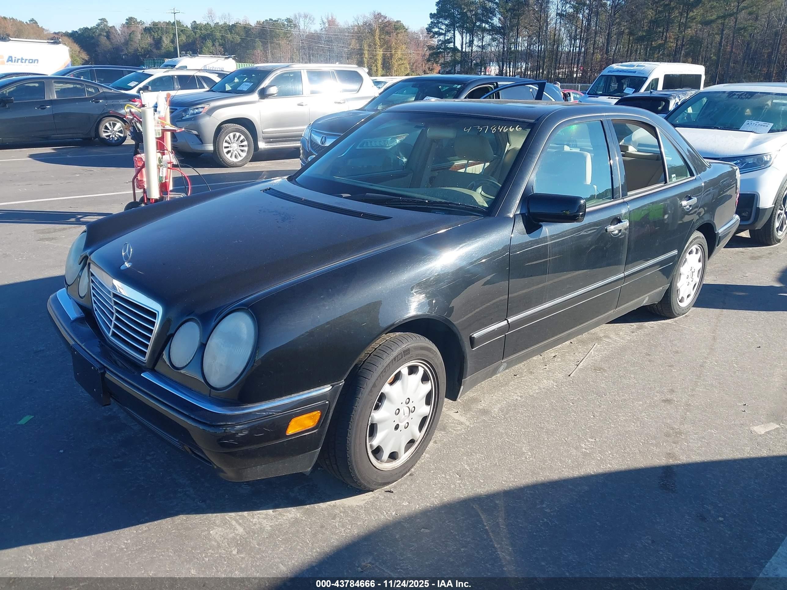 1998 Mercedes-benz E 320   Black vin: WDBJF65F3WA633595