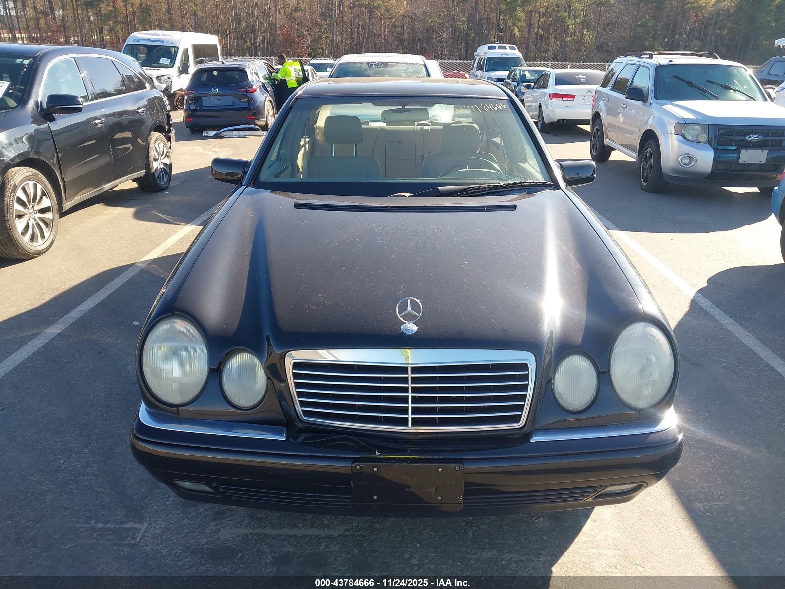 1998 Mercedes-benz E 320   Black vin: WDBJF65F3WA633595