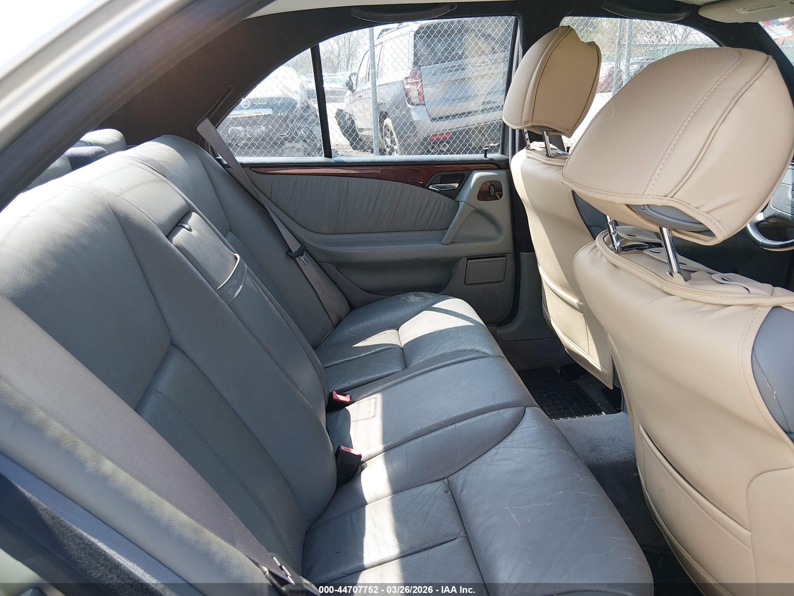1998 Mercedes-benz E 320   Silver vin: WDBJF65F3WA683140